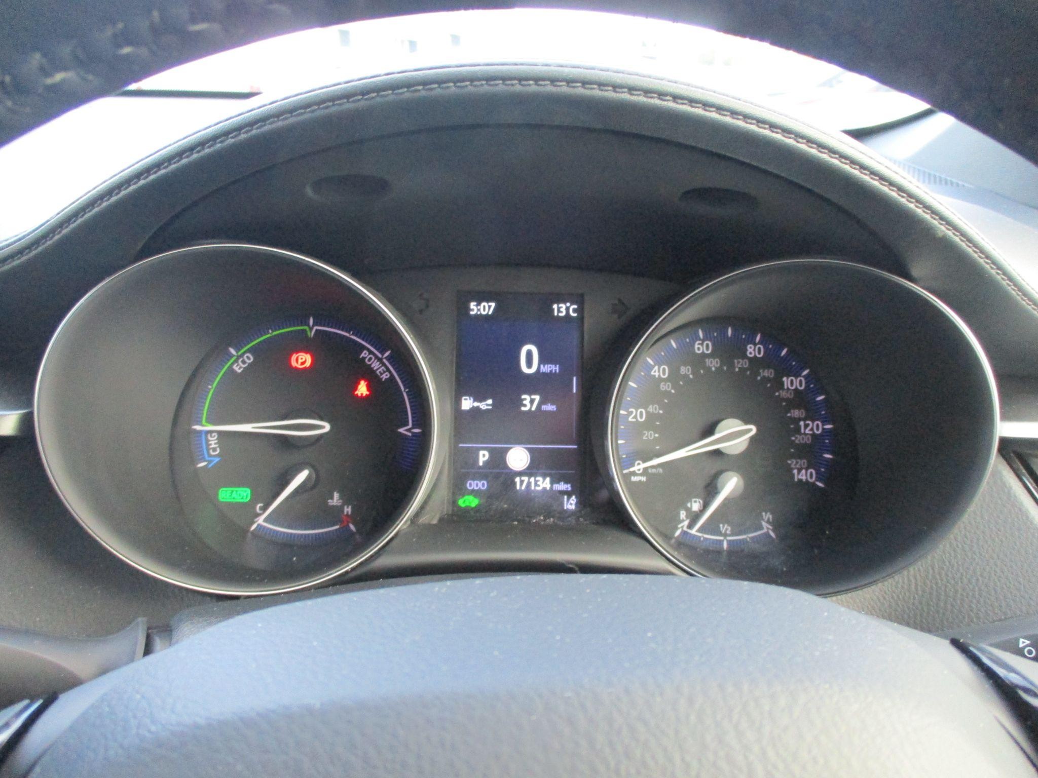 Toyota C-HR Image 14