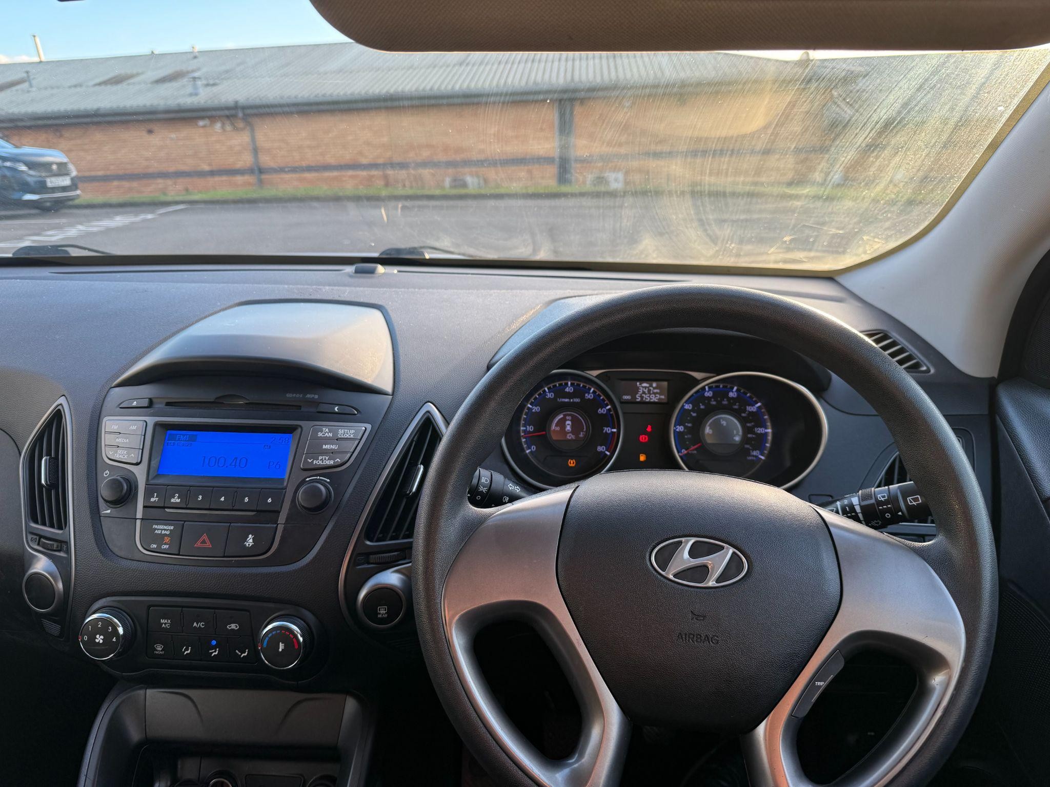 Hyundai IX35 Image 14