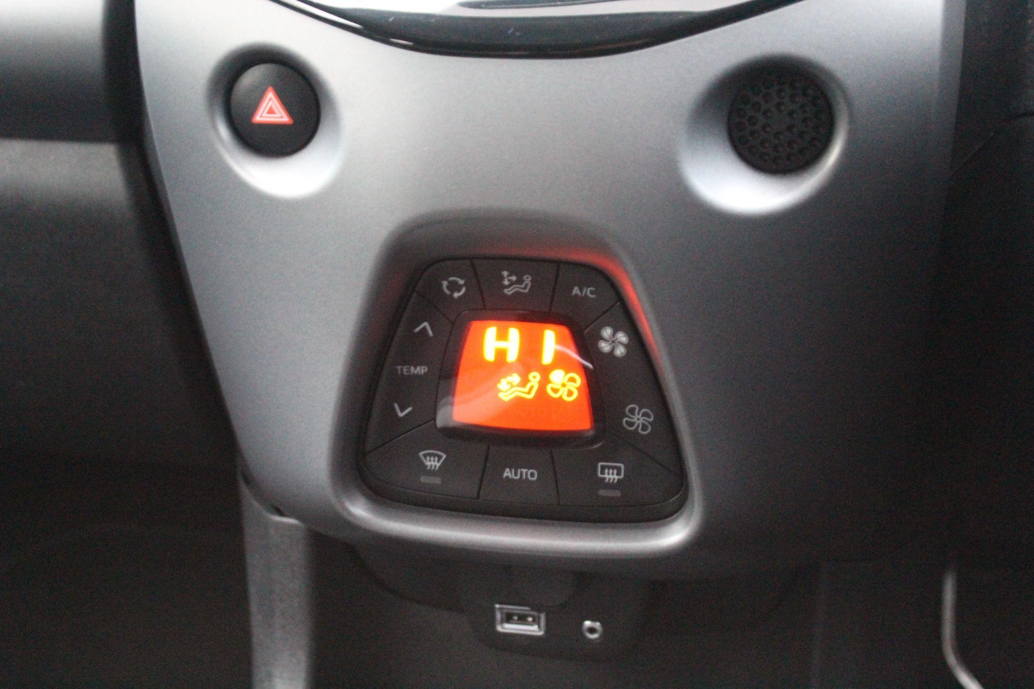 Toyota Aygo Image 21