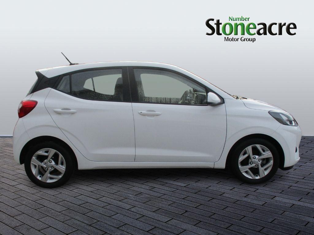 Hyundai i10 Image 2