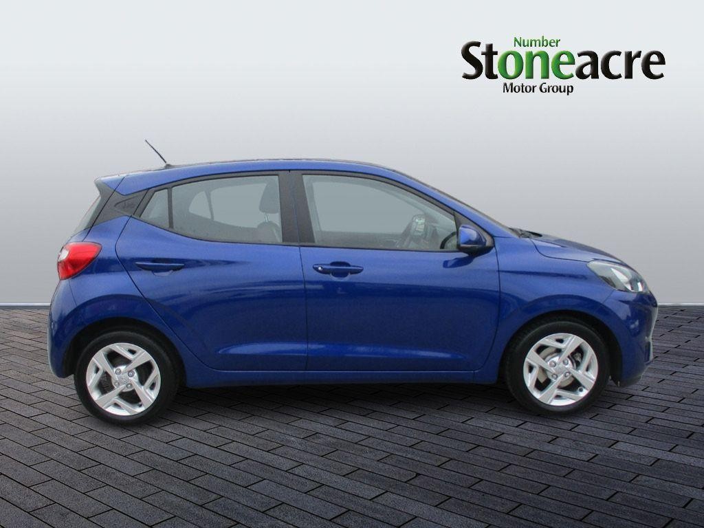 Hyundai i10 Image 2