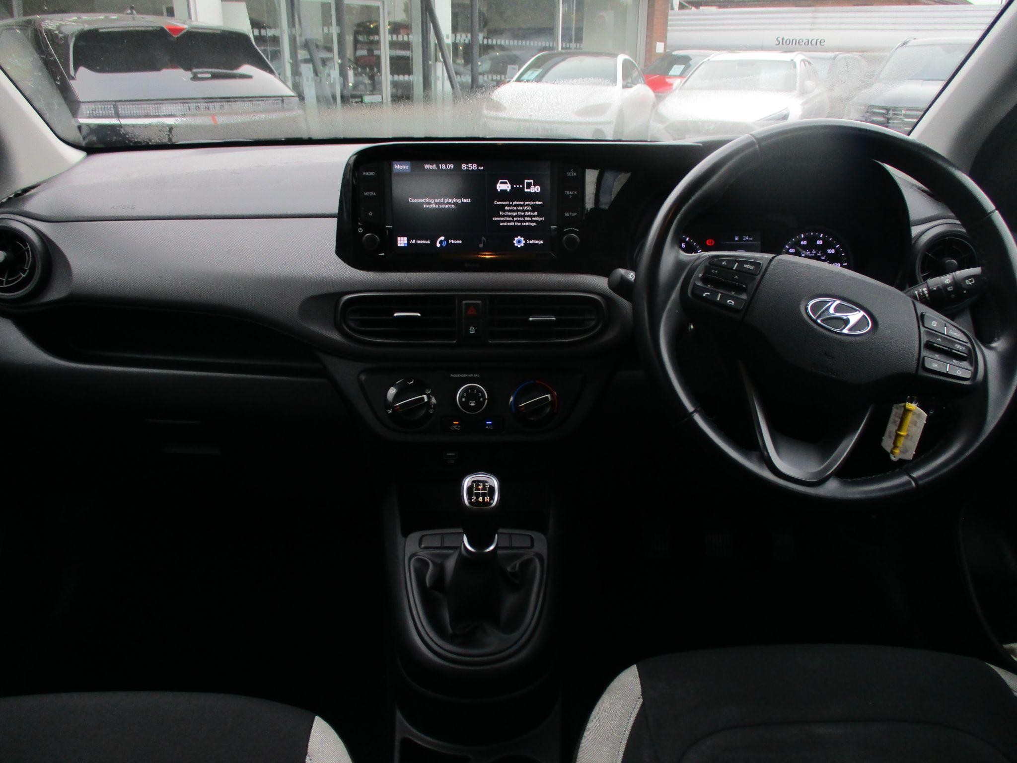 Hyundai i10 Image 13