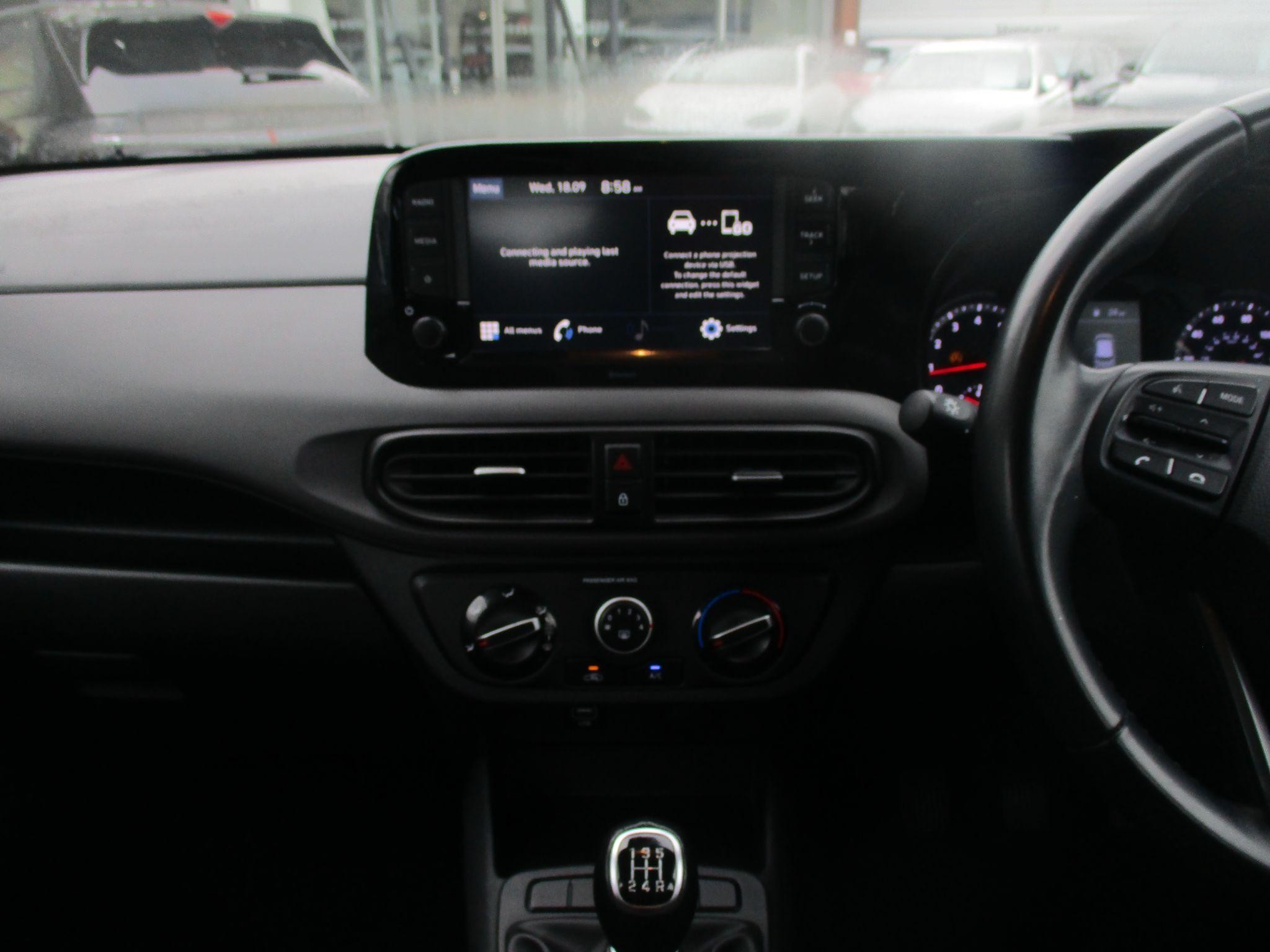 Hyundai i10 Image 14