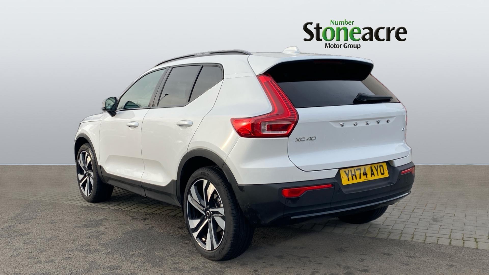 Volvo XC40 Image 2