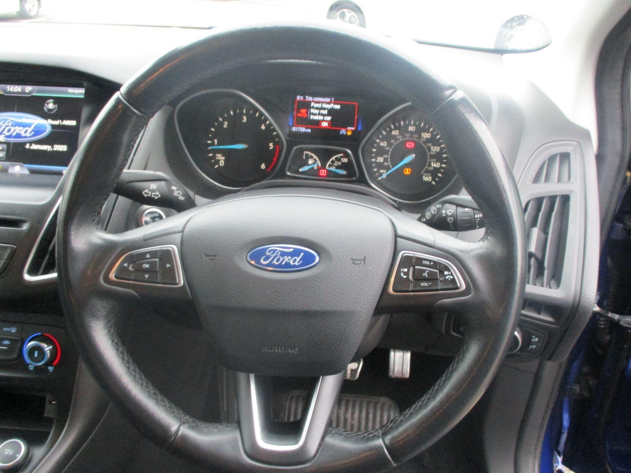 Ford Focus Image 16