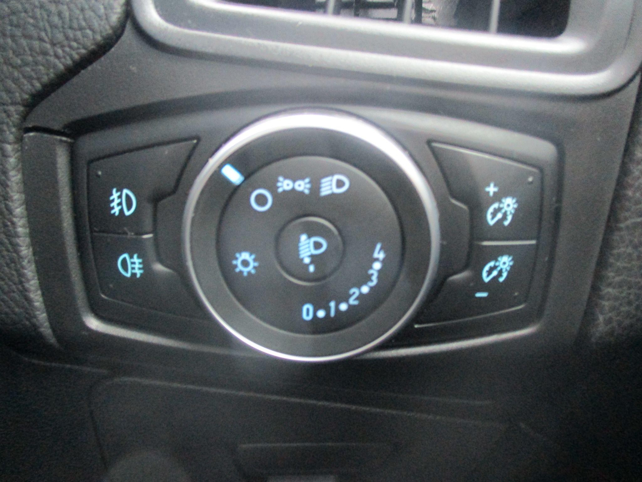 Ford Focus Image 22