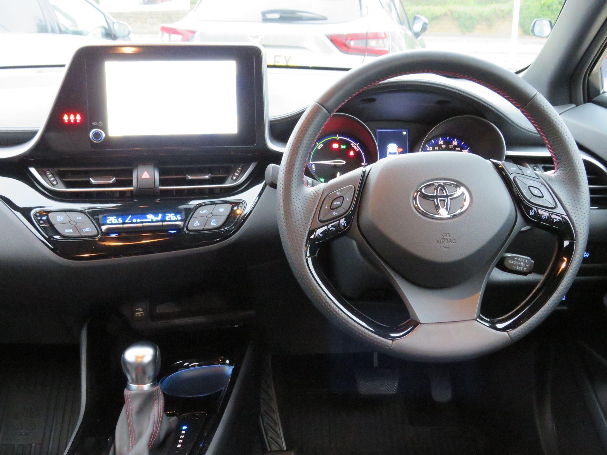 Toyota C-HR Image 14