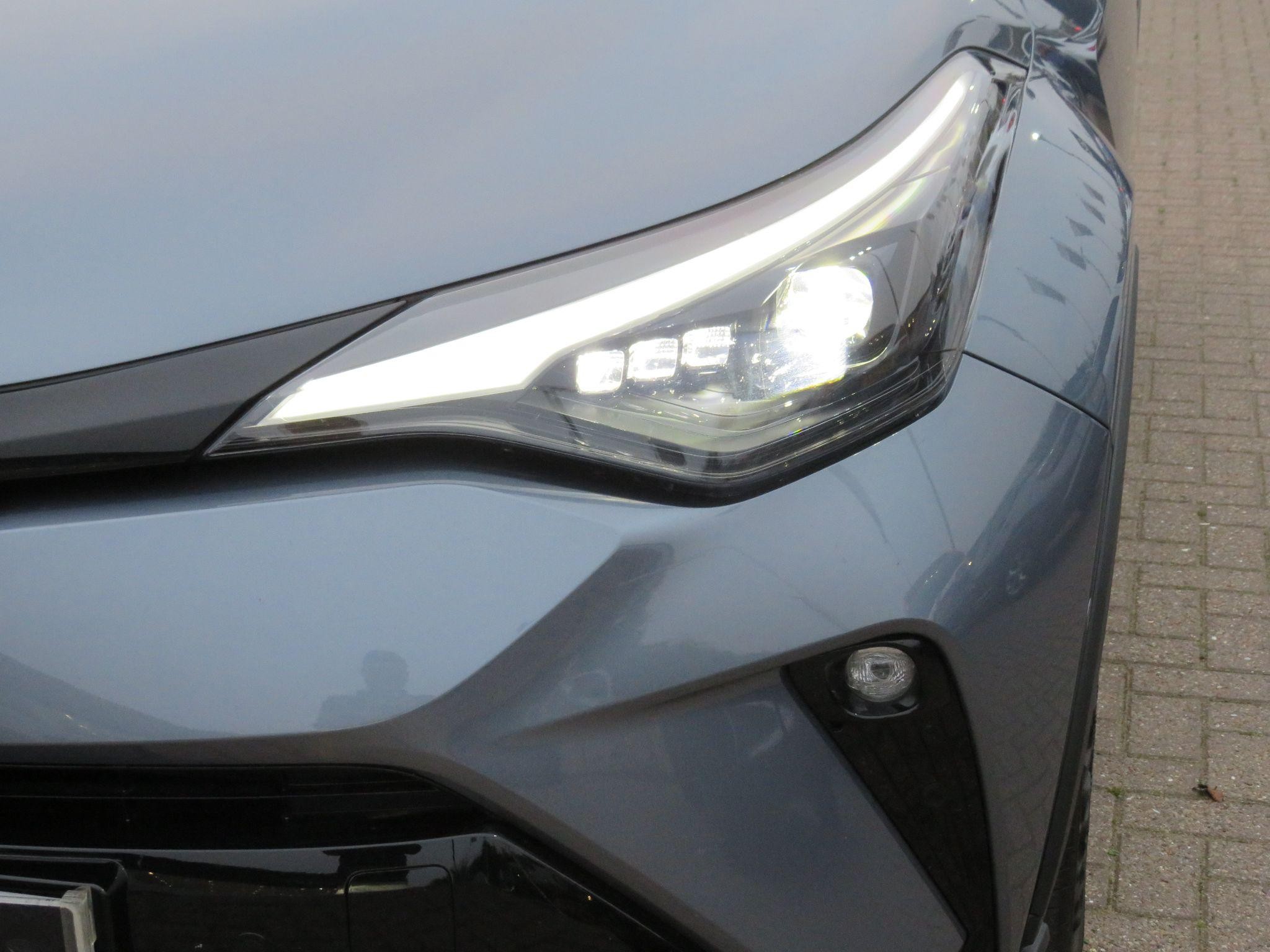 Toyota C-HR Image 42