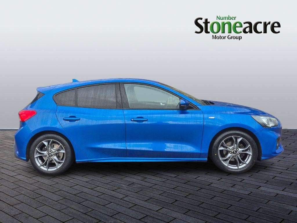 Ford Focus Image 2