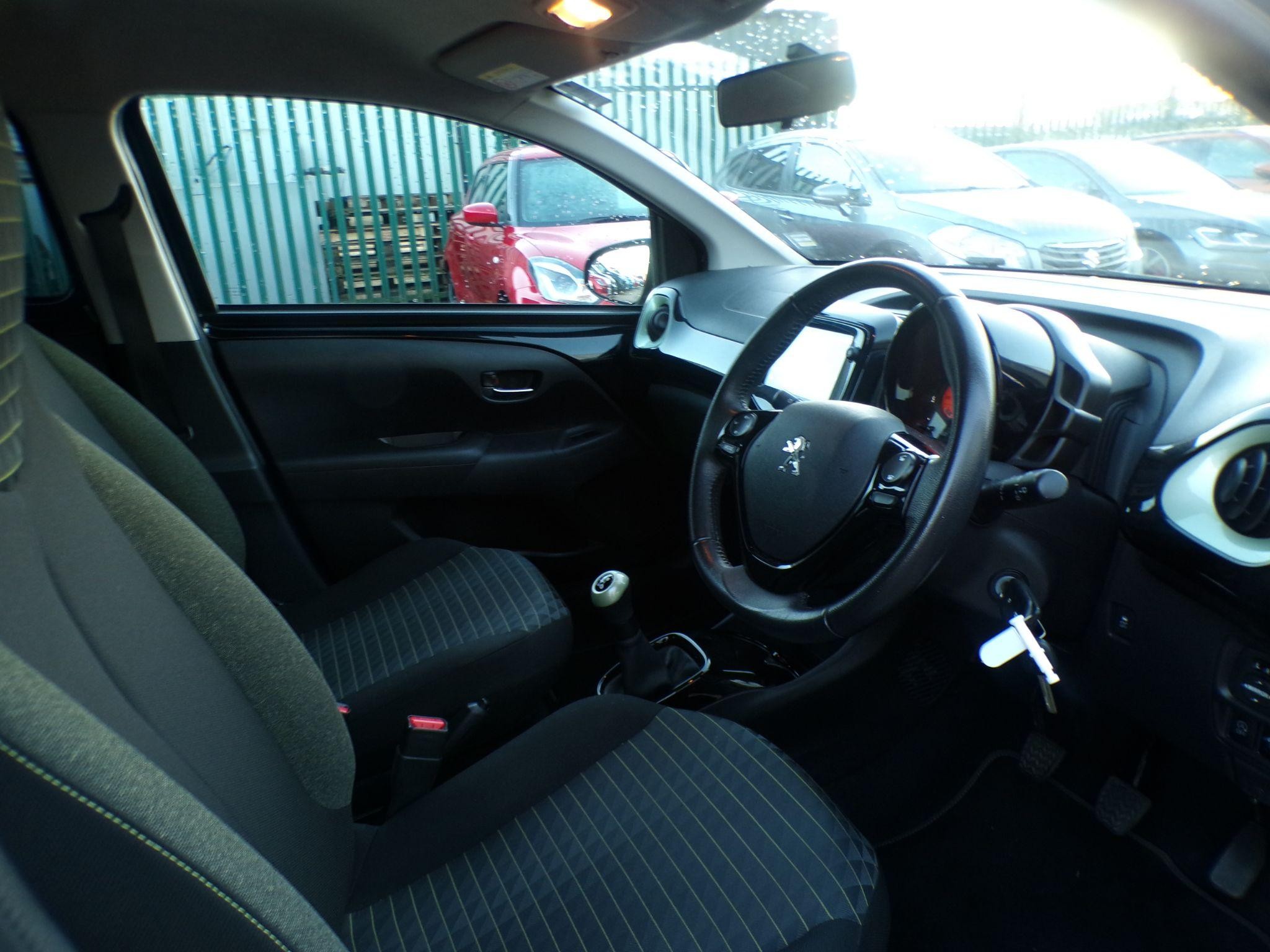 Peugeot 108 Image 11