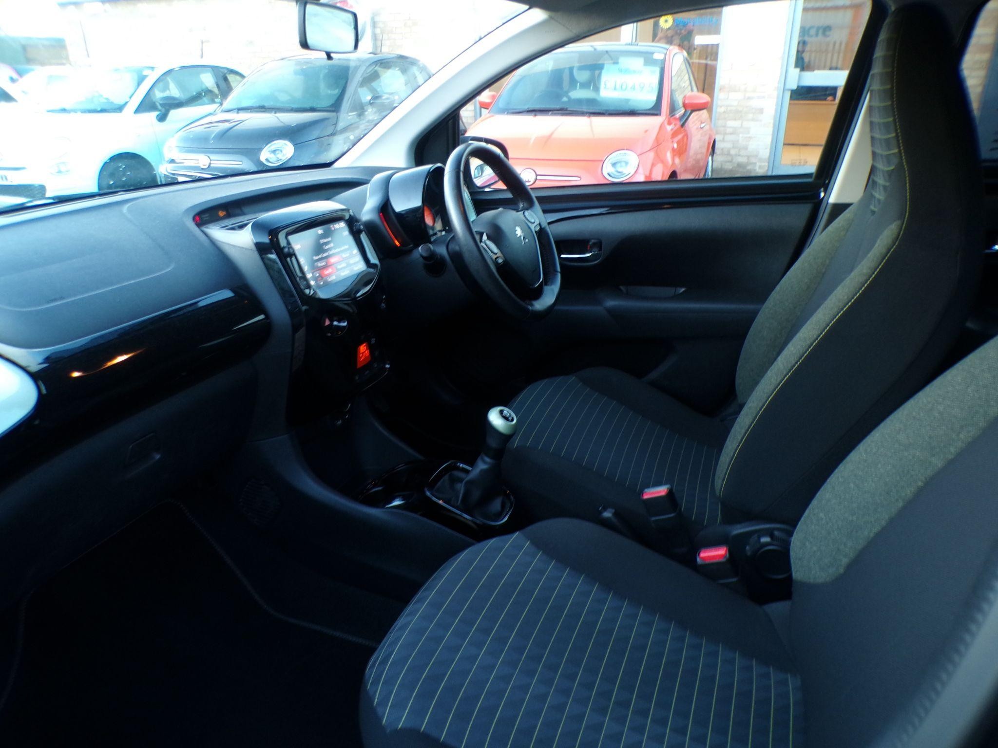 Peugeot 108 Image 12