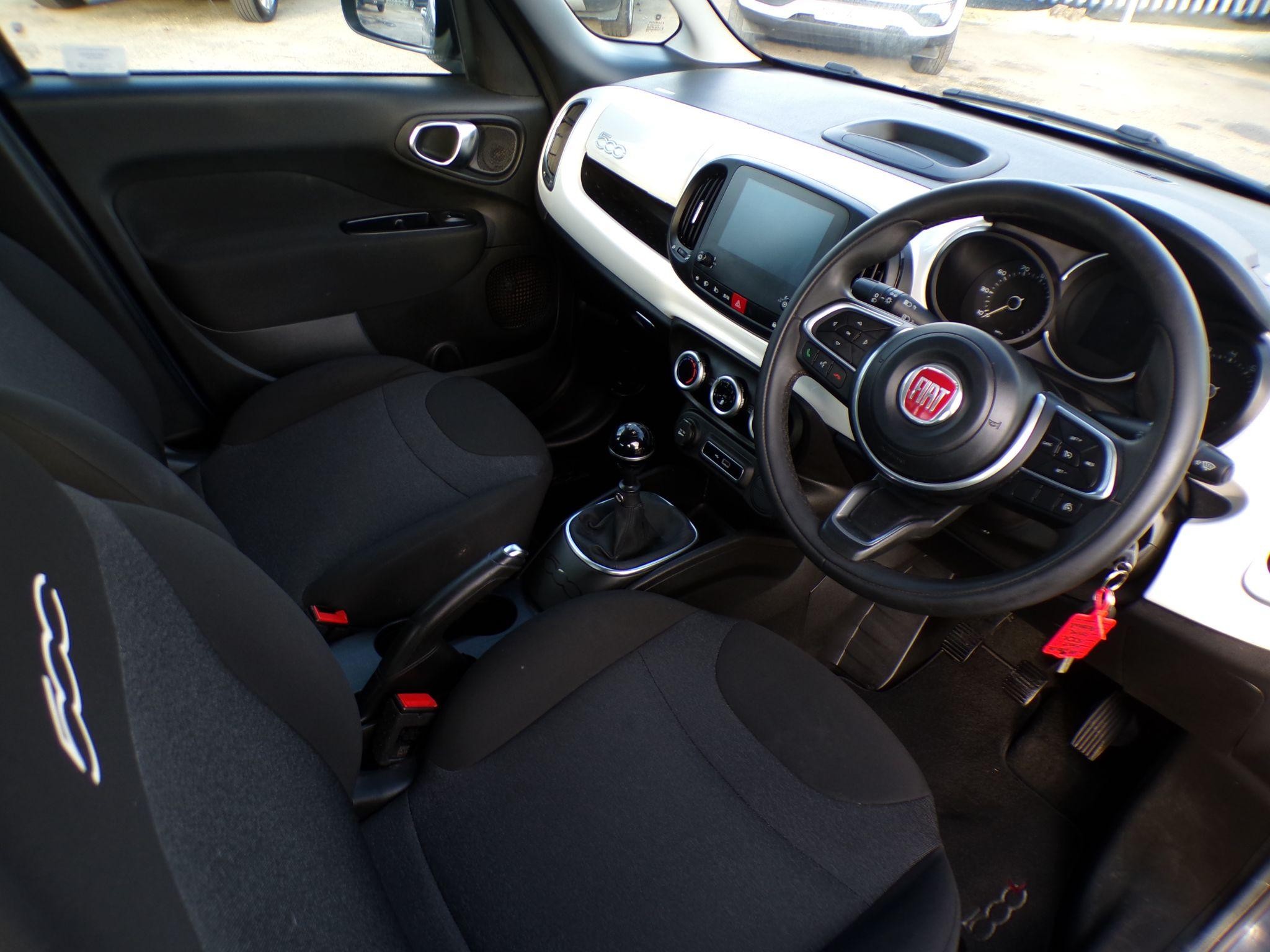 Fiat 500L Image 10