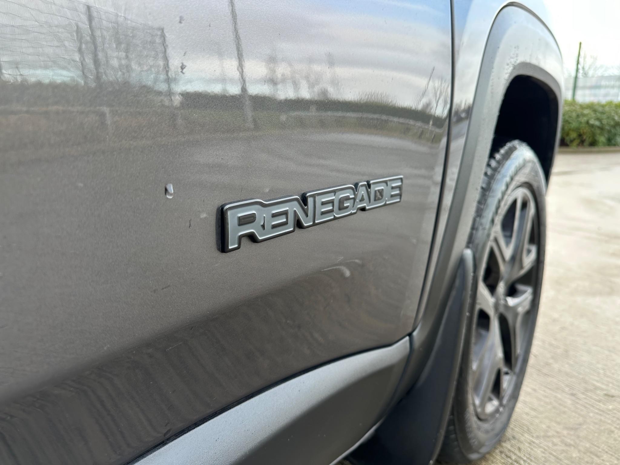 Jeep Renegade Image 12