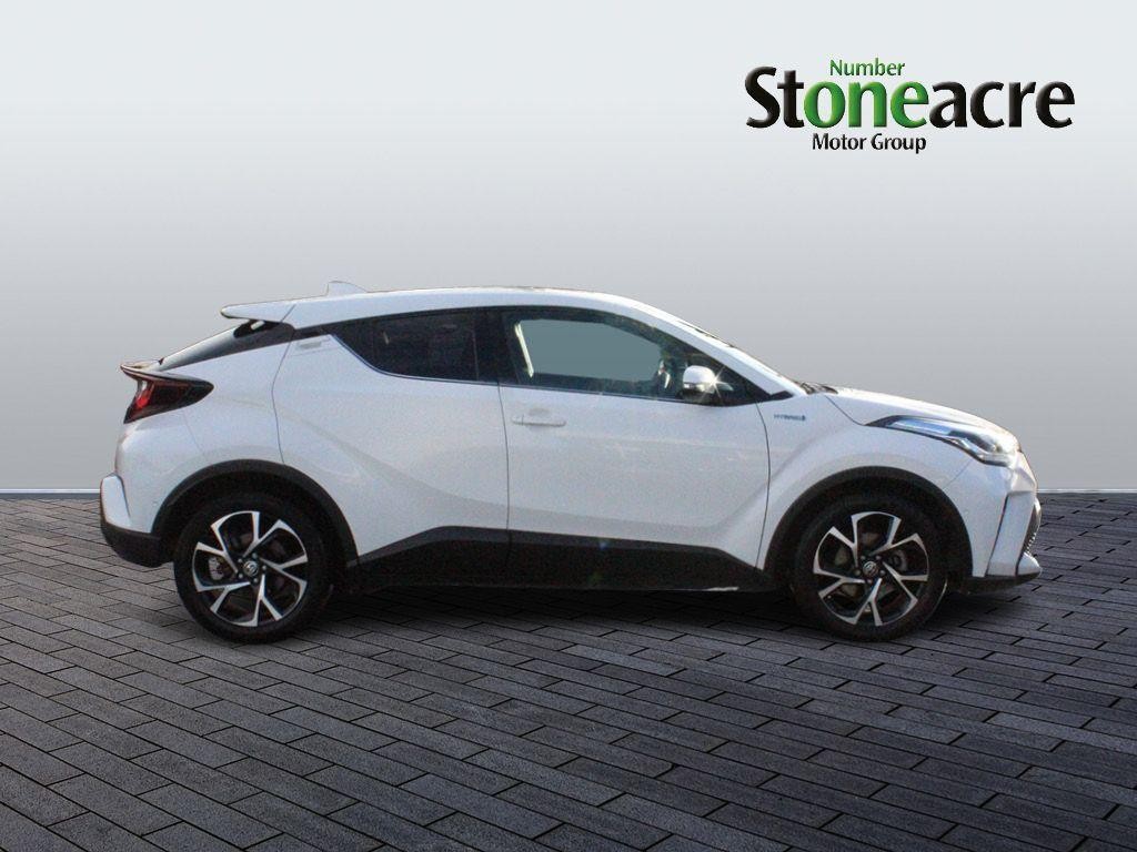 Toyota C-HR Image 2