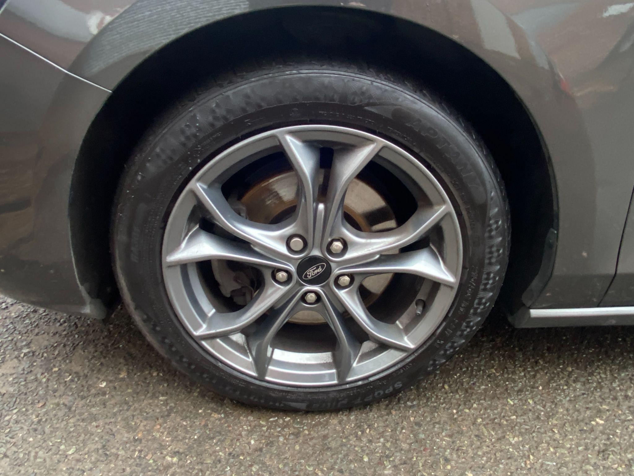 Ford Focus Image 14