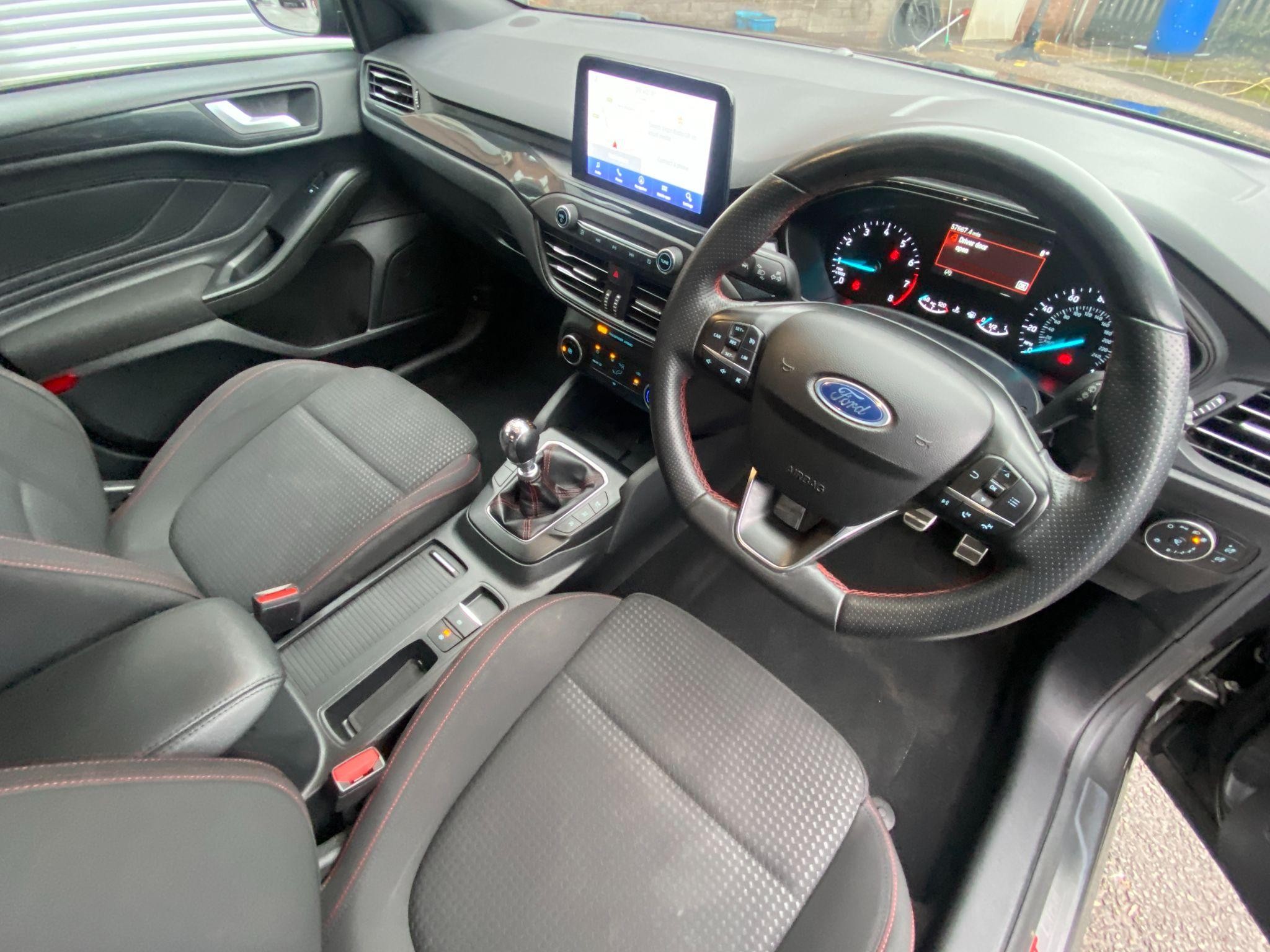 Ford Focus Image 16