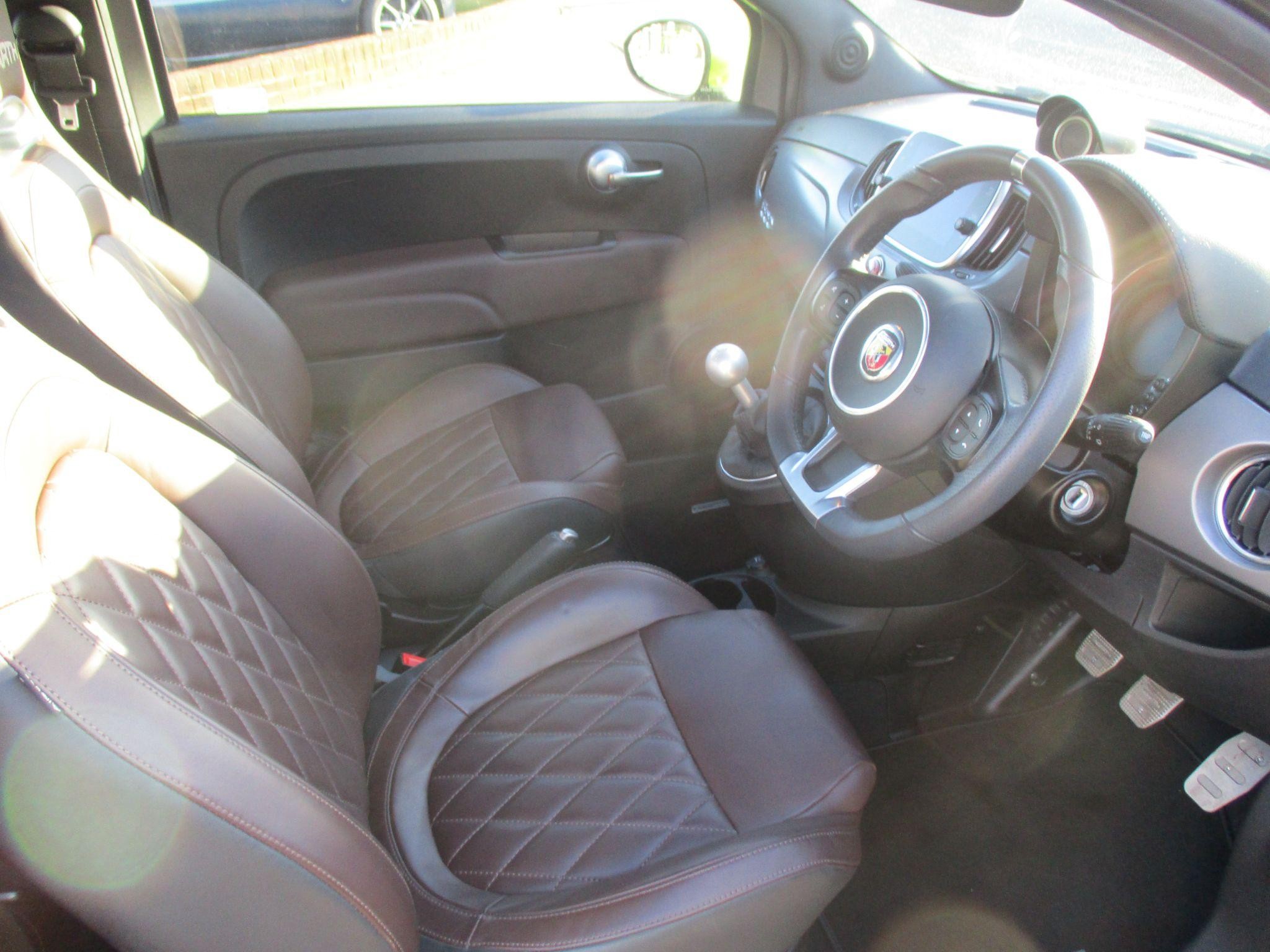 Abarth 595 Image 12