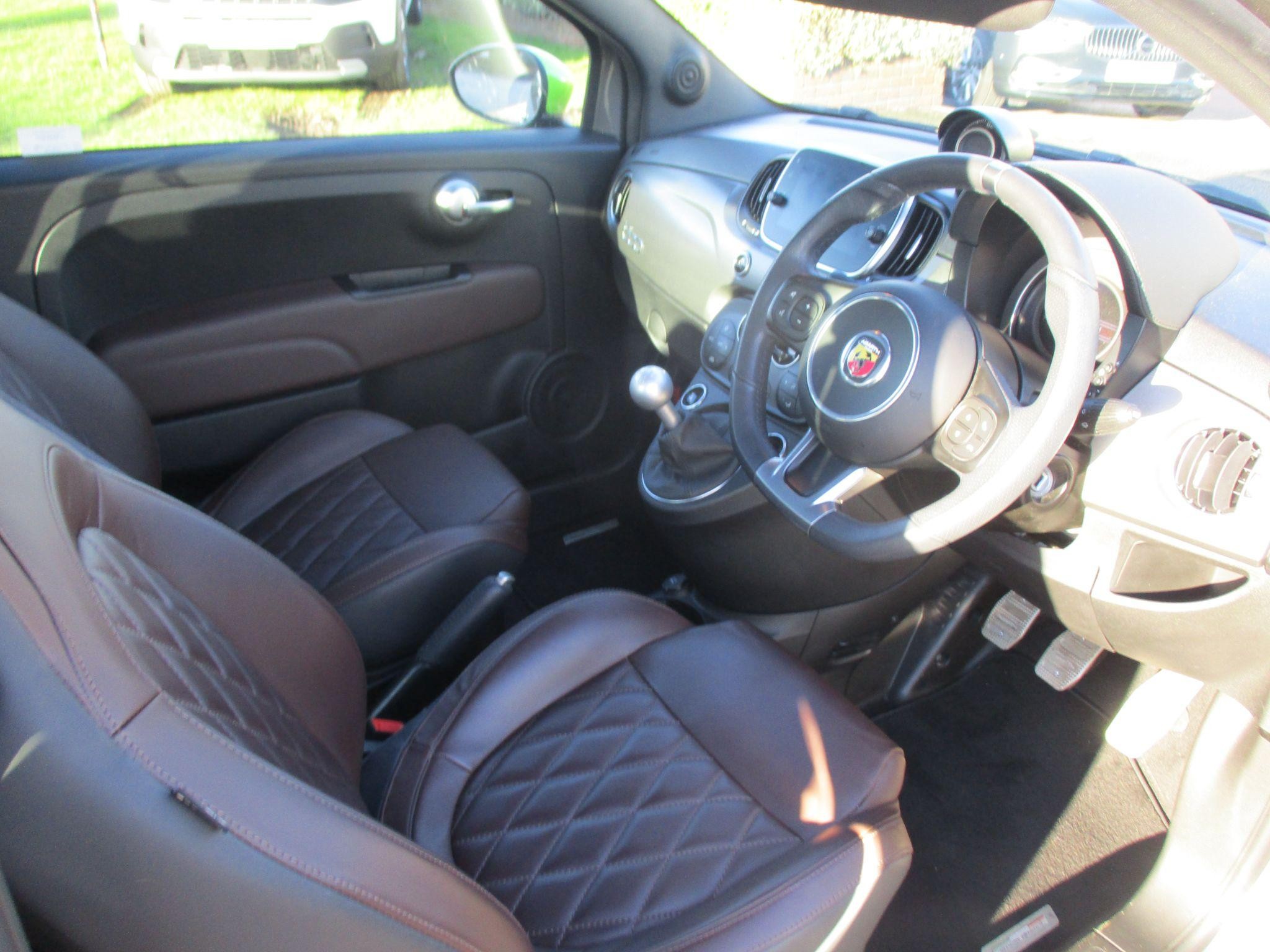 Abarth 595 Image 19