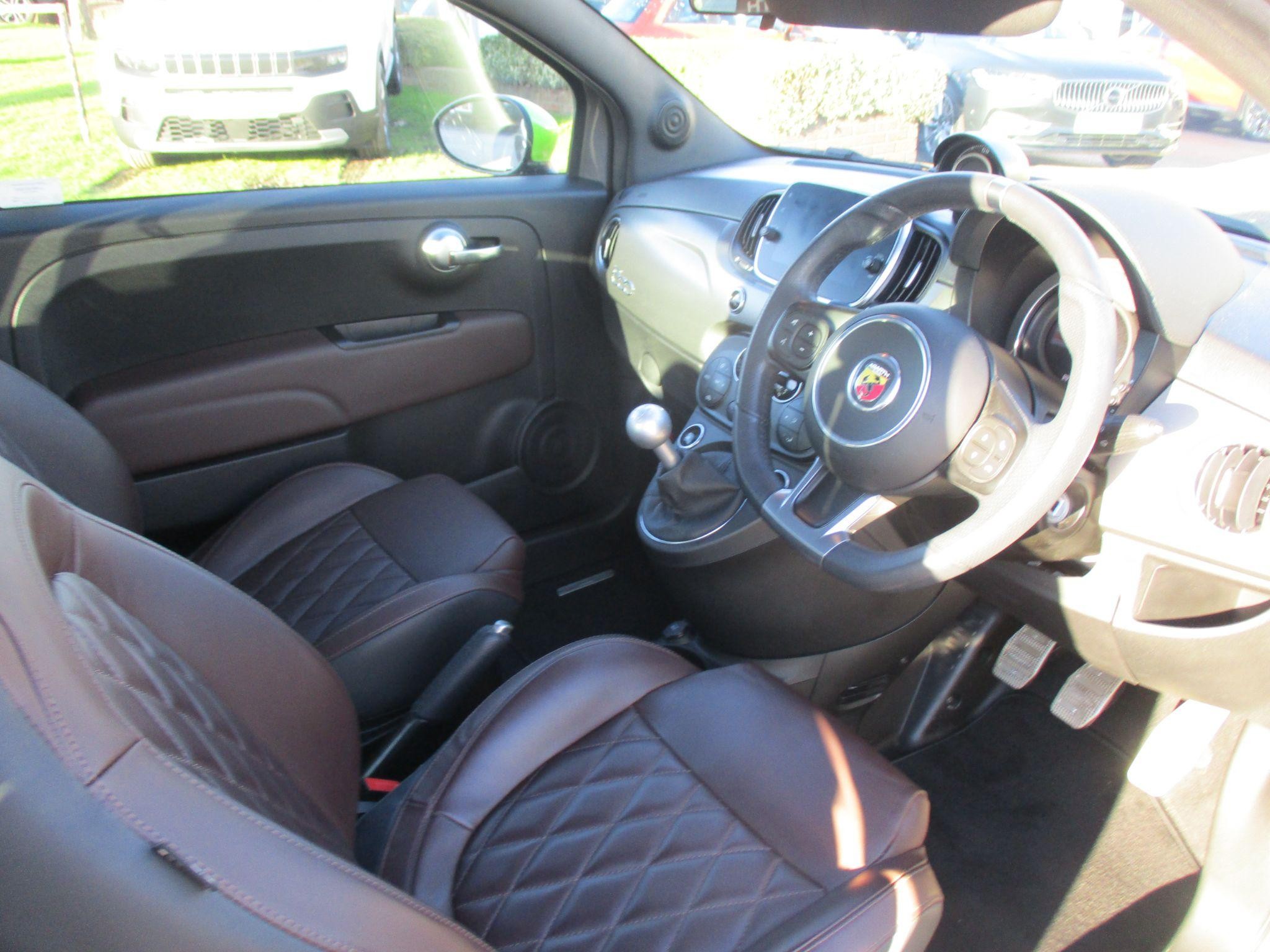 Abarth 595 Image 20