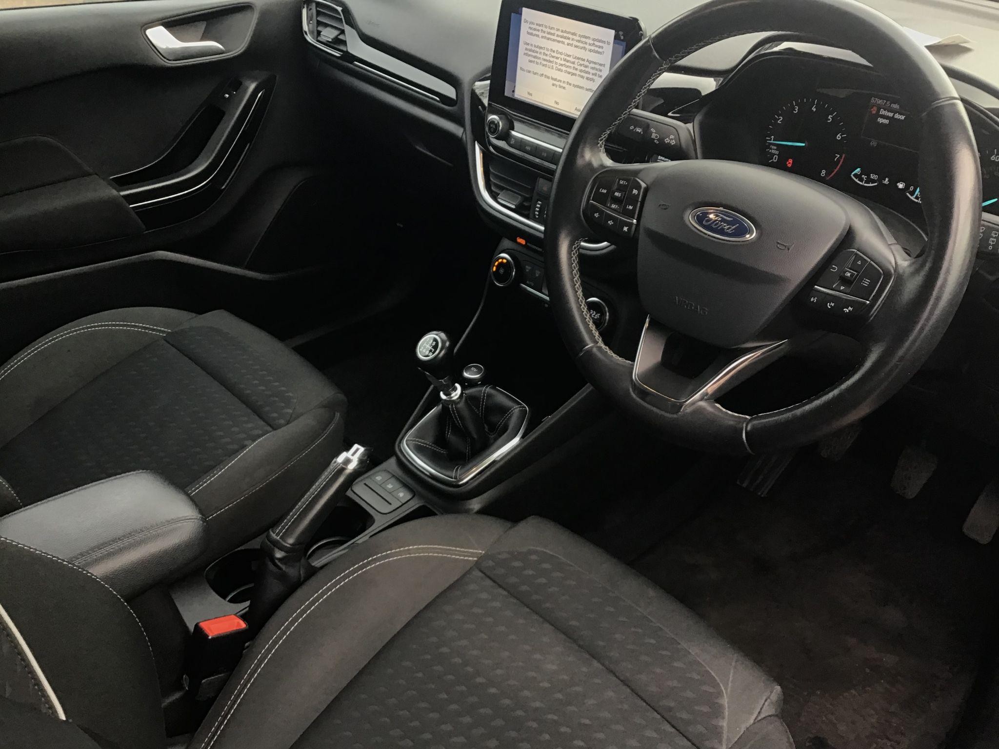 Ford Fiesta Image 11