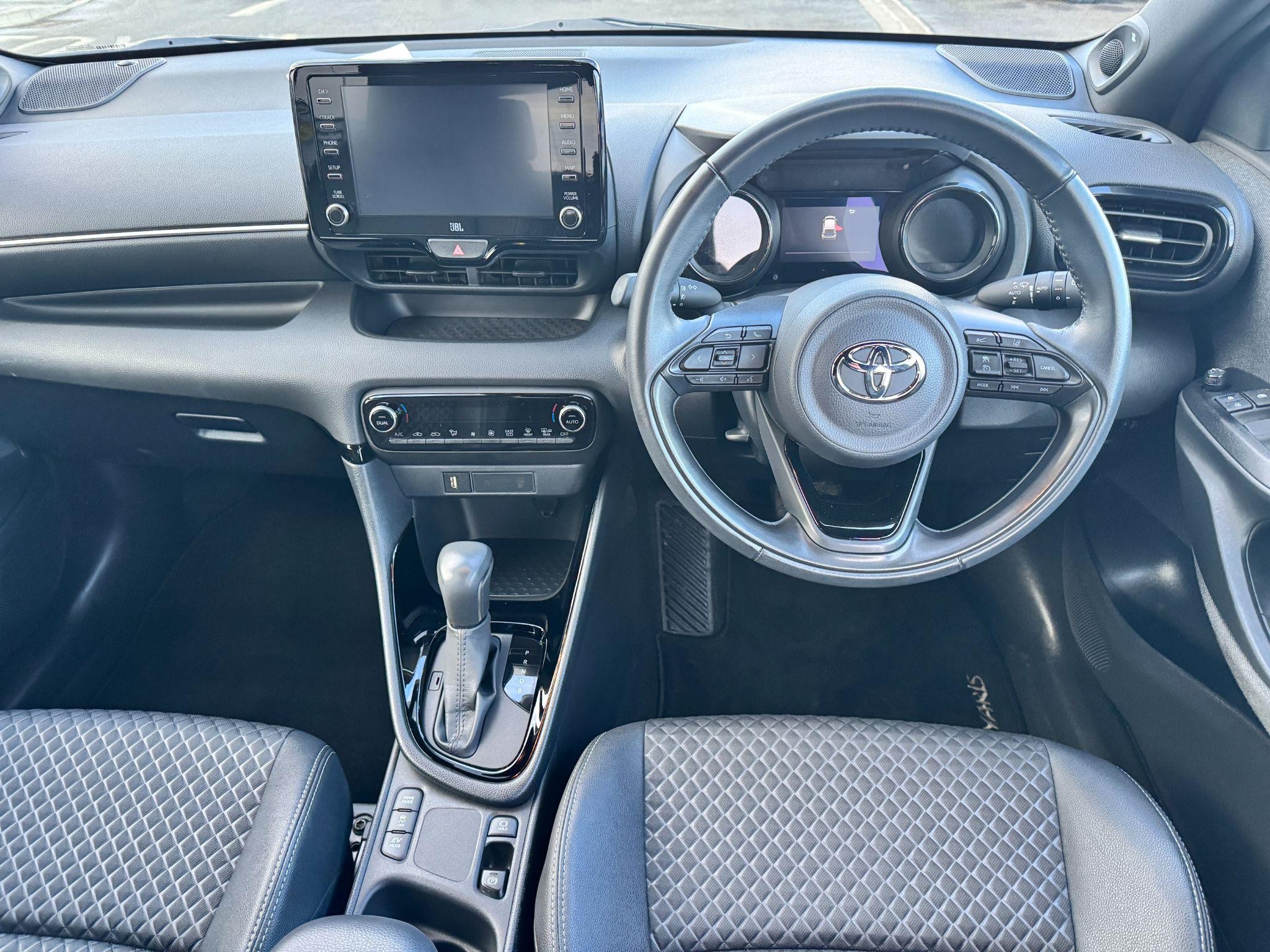 Toyota Yaris Image 15