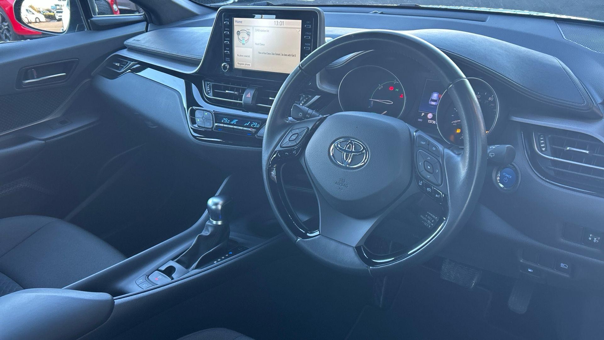 Toyota C-HR Image 10