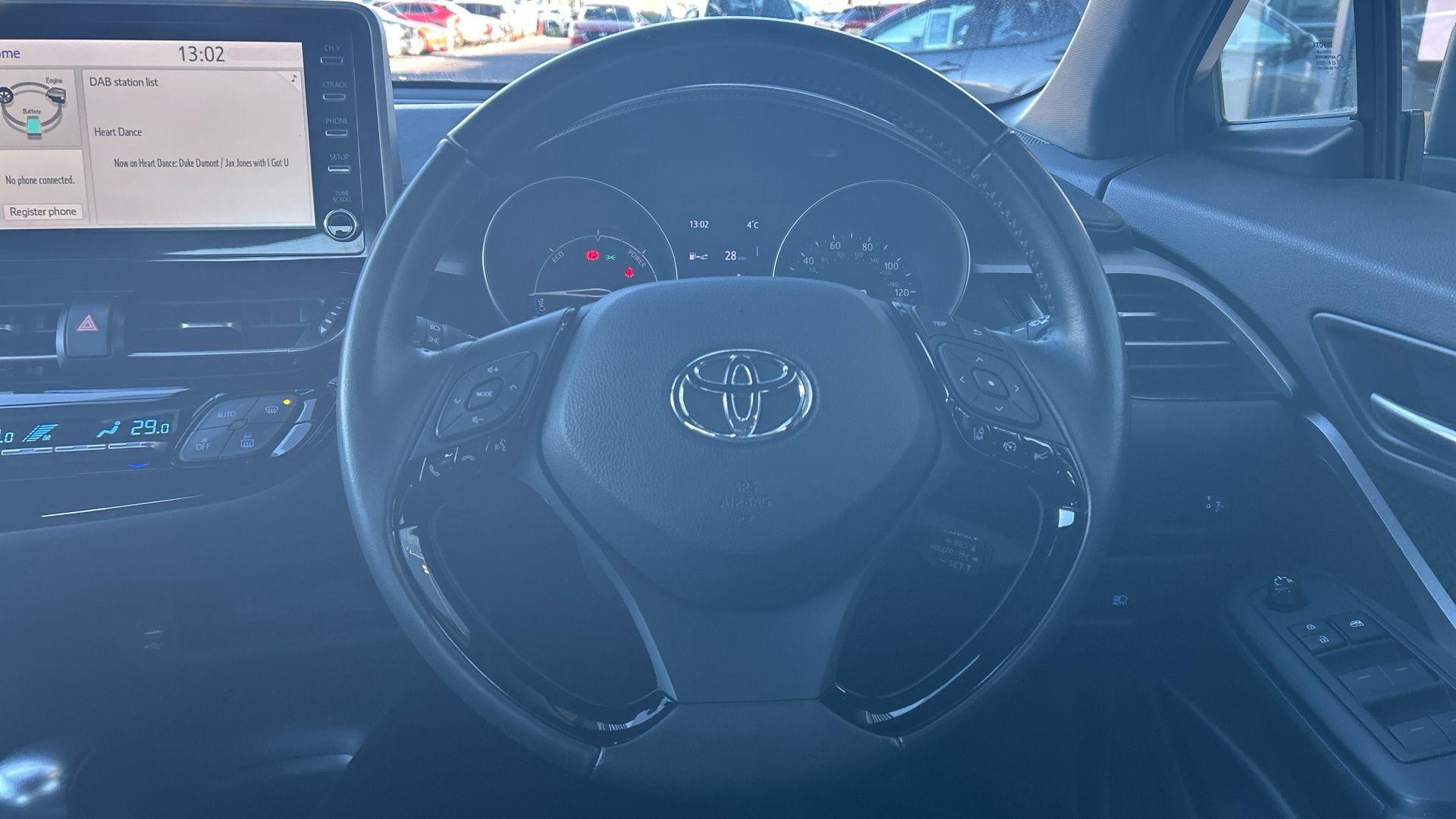 Toyota C-HR Image 12