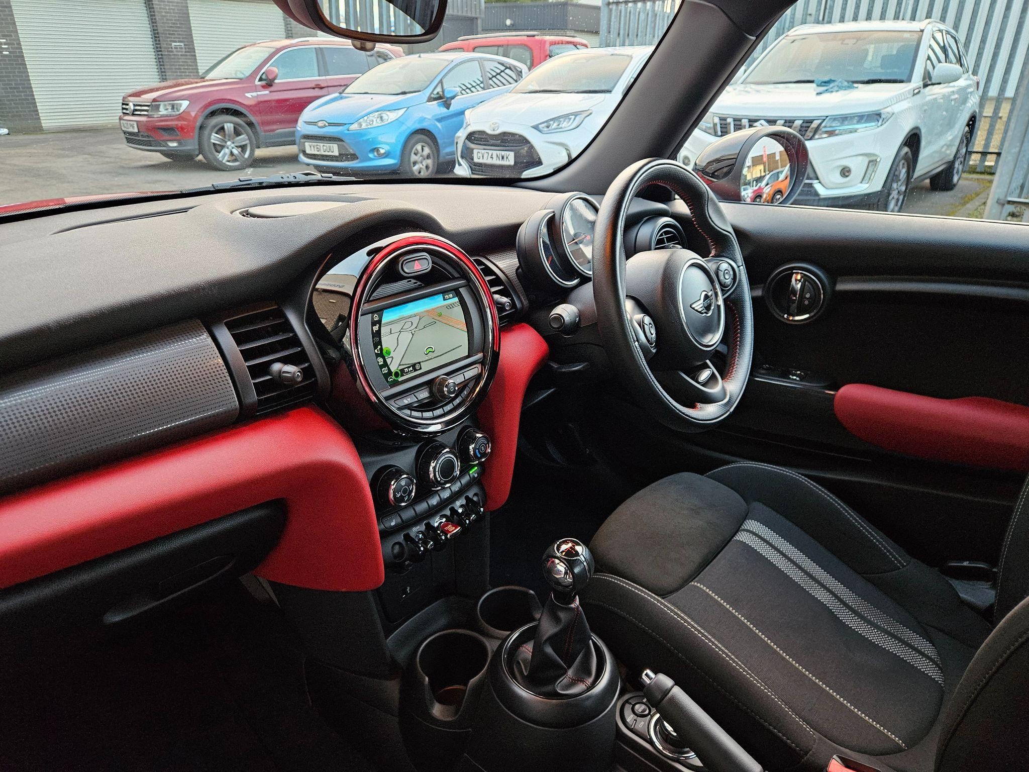 MINI Hatch Image 13