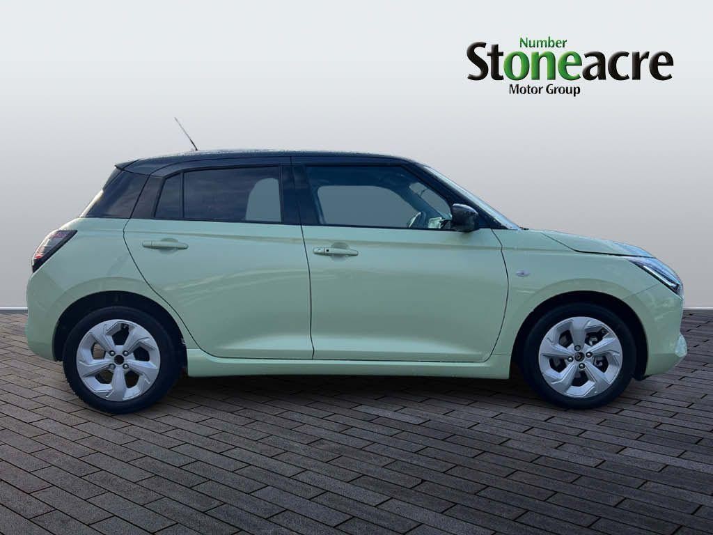 Suzuki Swift Image 2