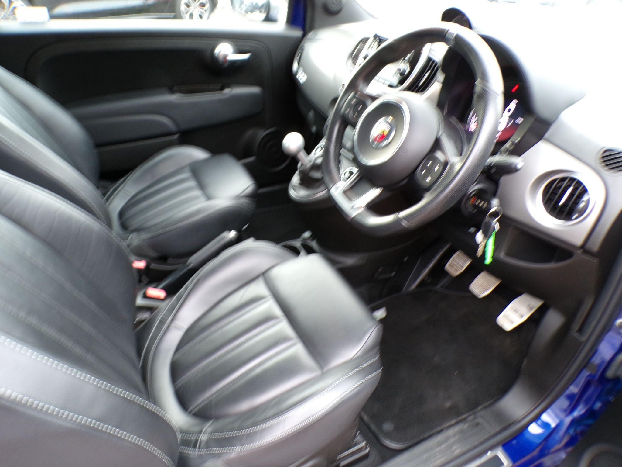 Abarth 595 Image 11