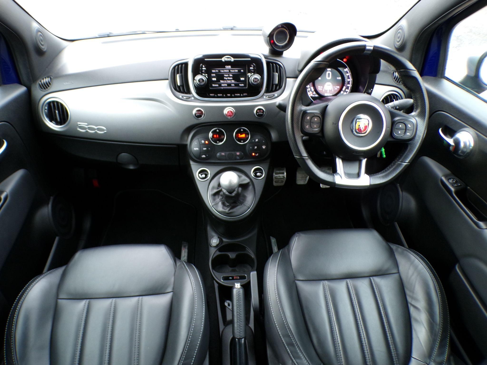 Abarth 595 Image 12