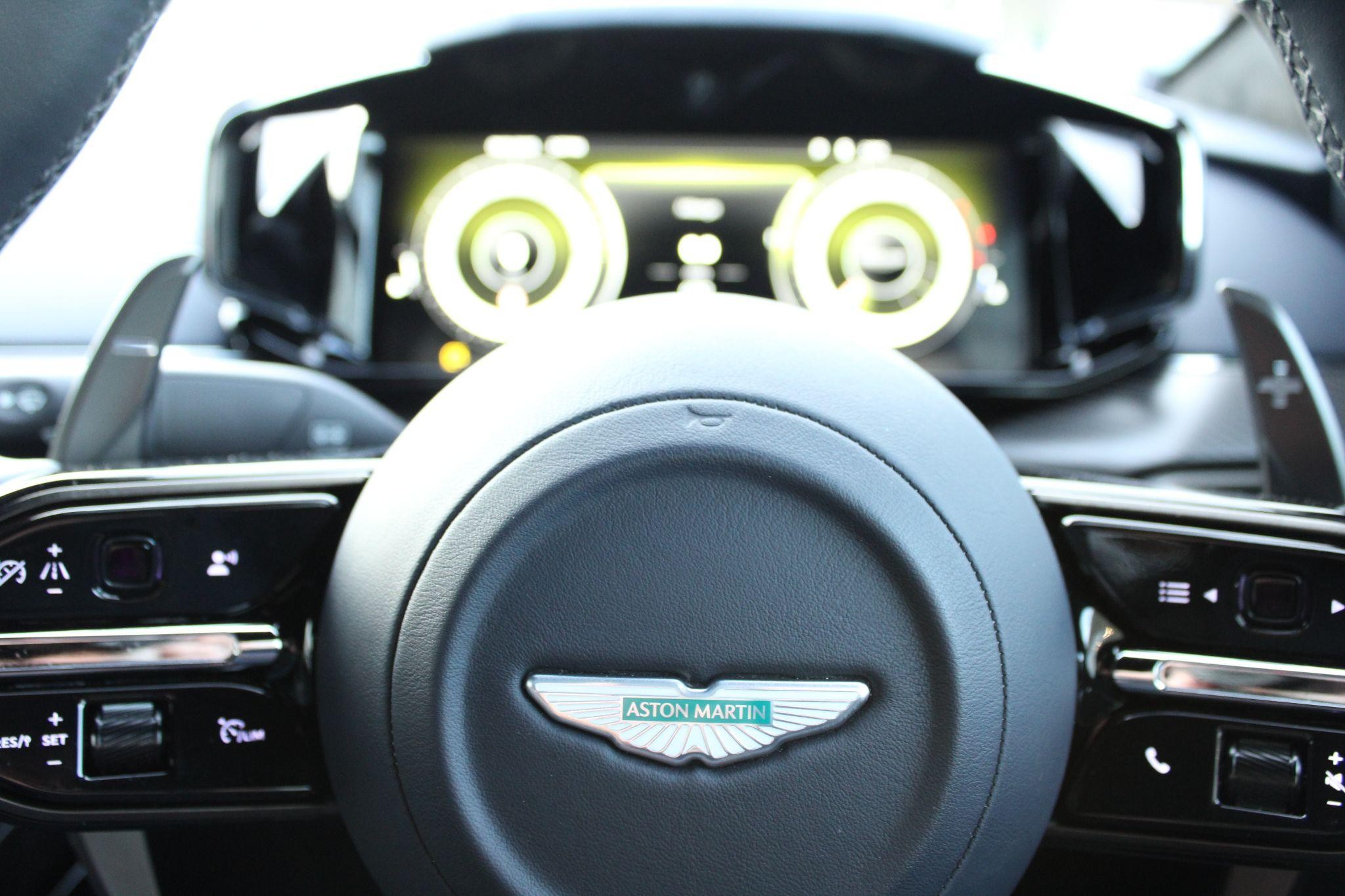 Aston Martin Vantage Image 26