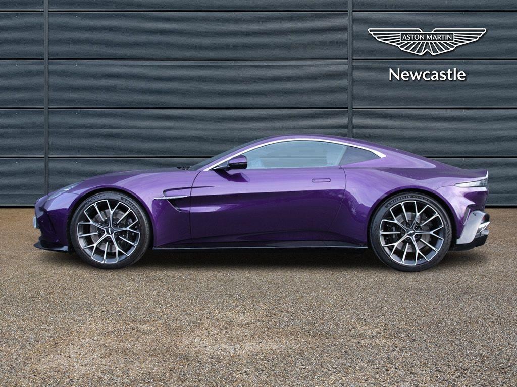 Aston Martin Vantage Image 5