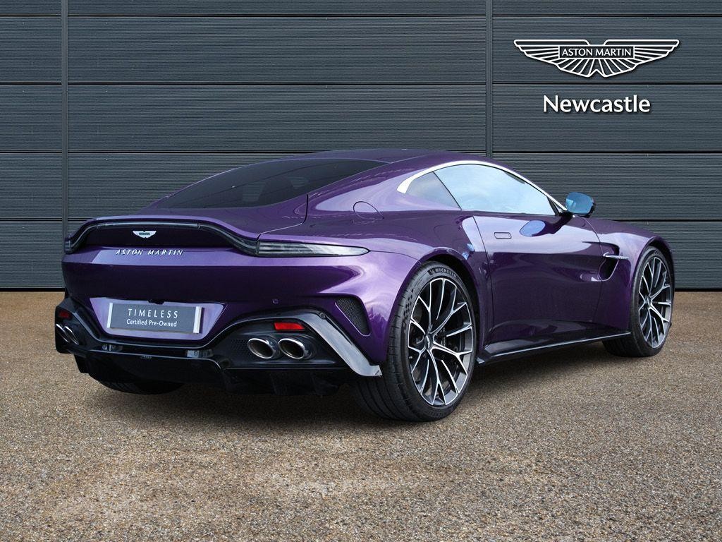 Aston Martin Vantage Image 8