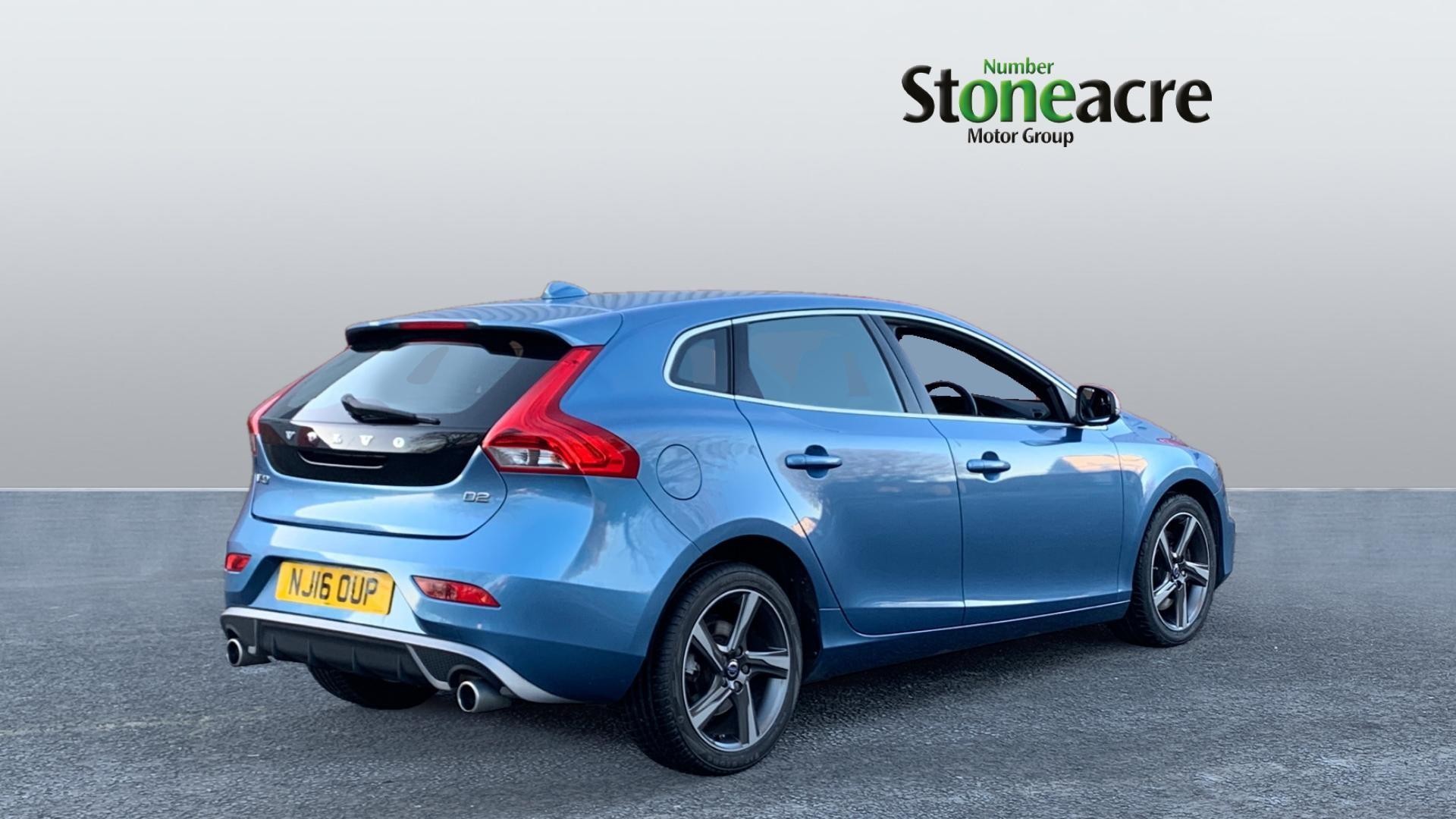 Volvo V40 Image 7