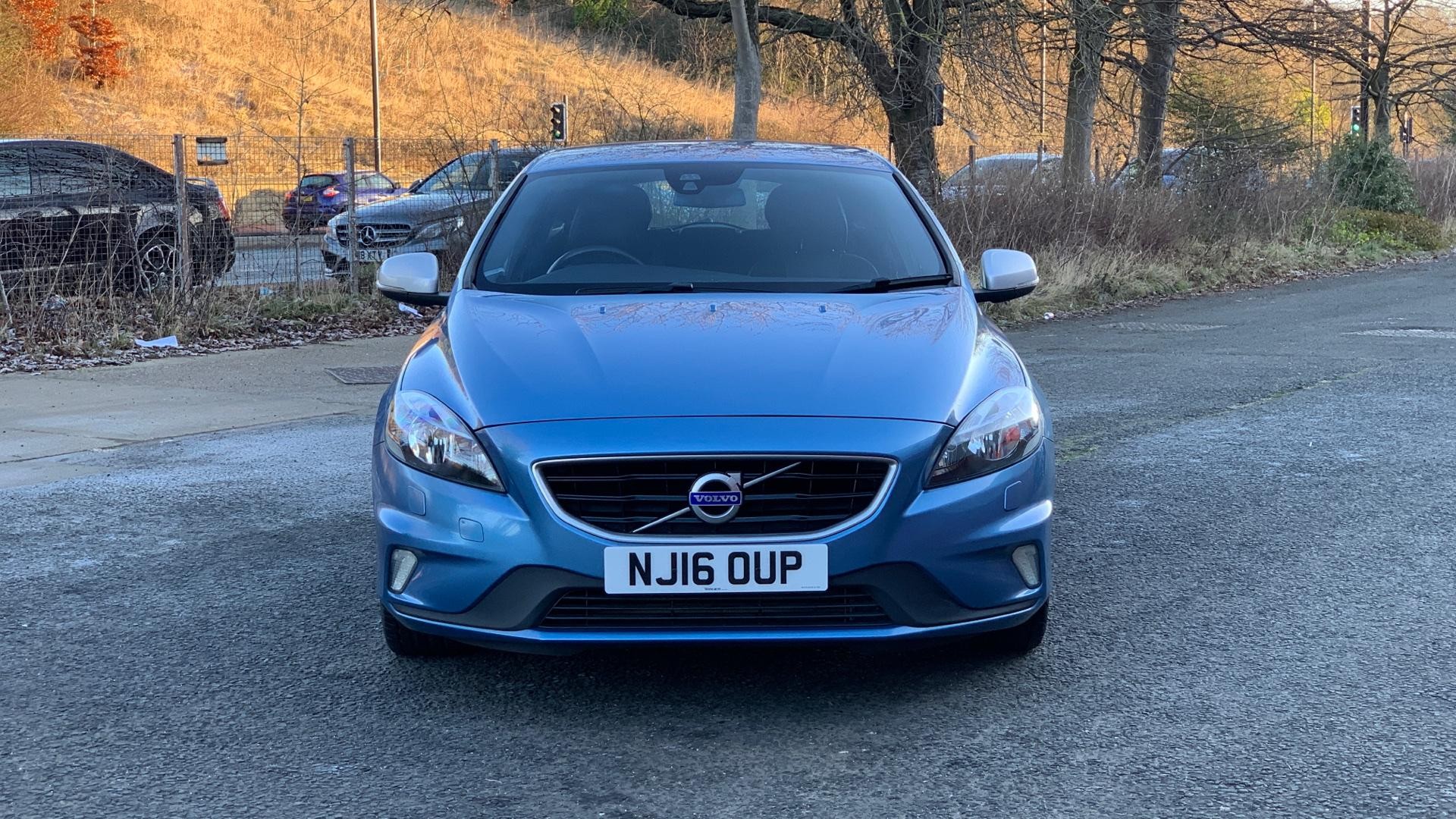 Volvo V40 Image 12