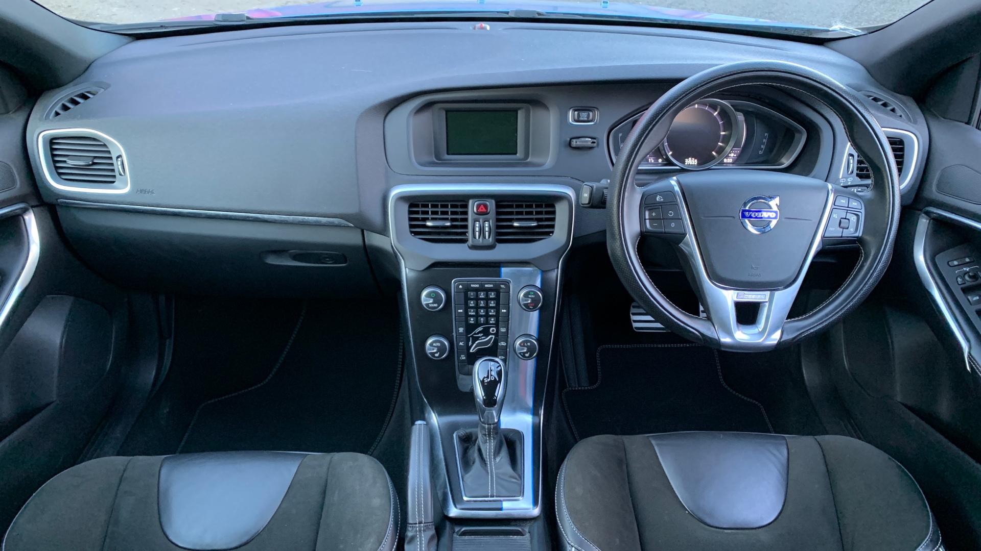 Volvo V40 Image 20