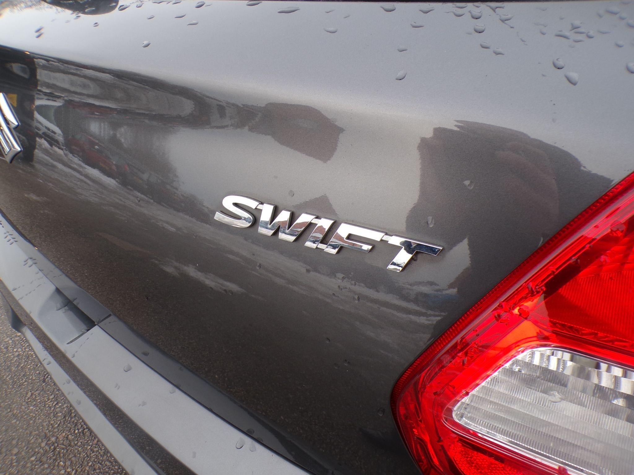 Suzuki Swift Image 12