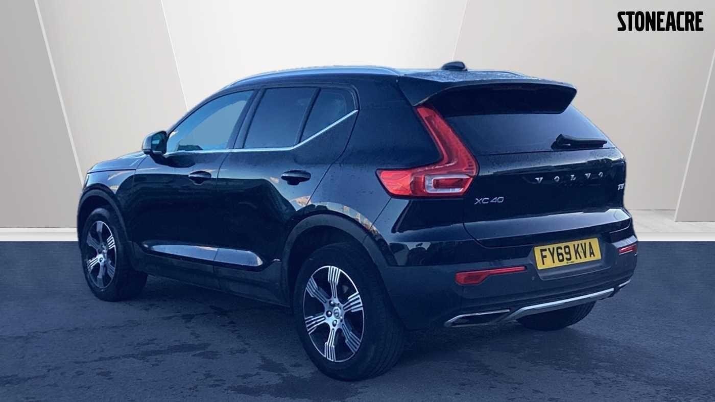 Volvo XC40 Image 2