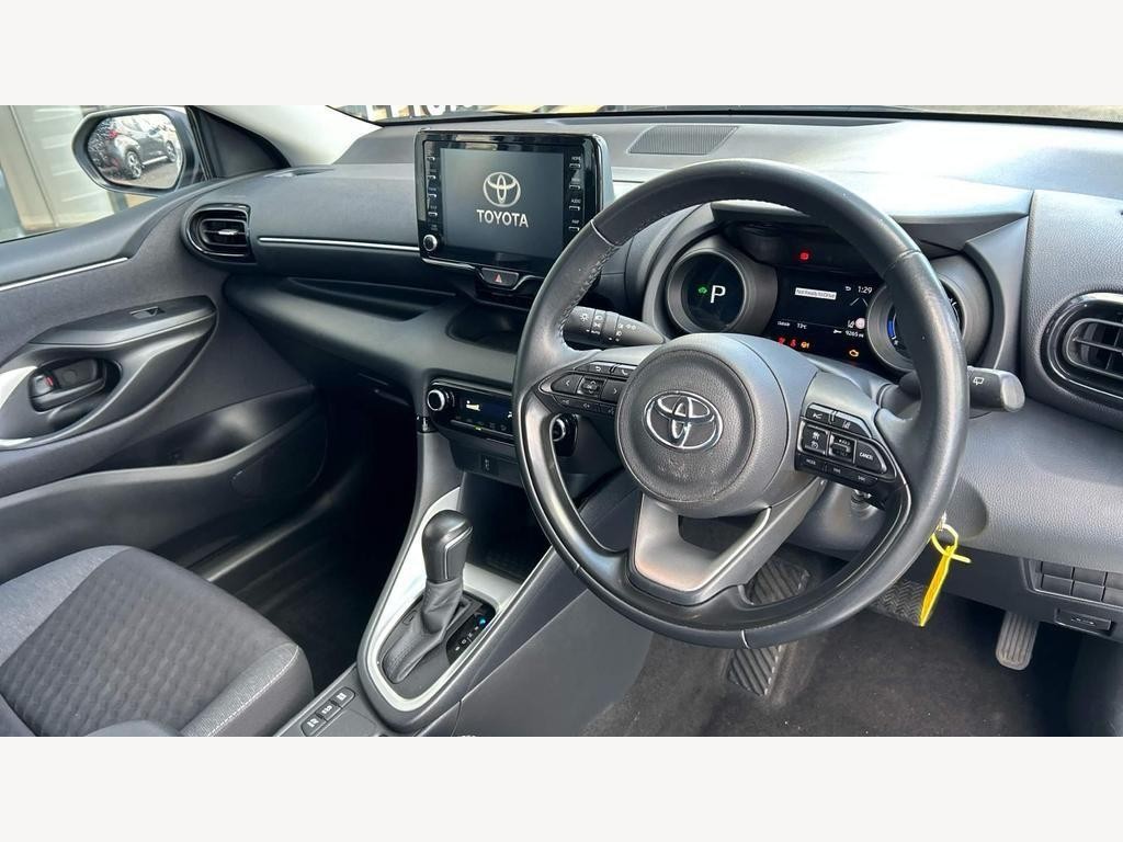 Toyota Yaris Image 12