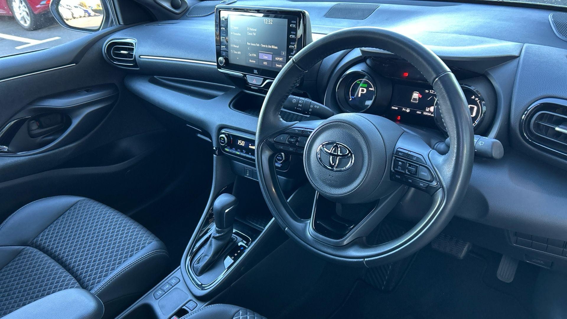 Toyota Yaris Image 10