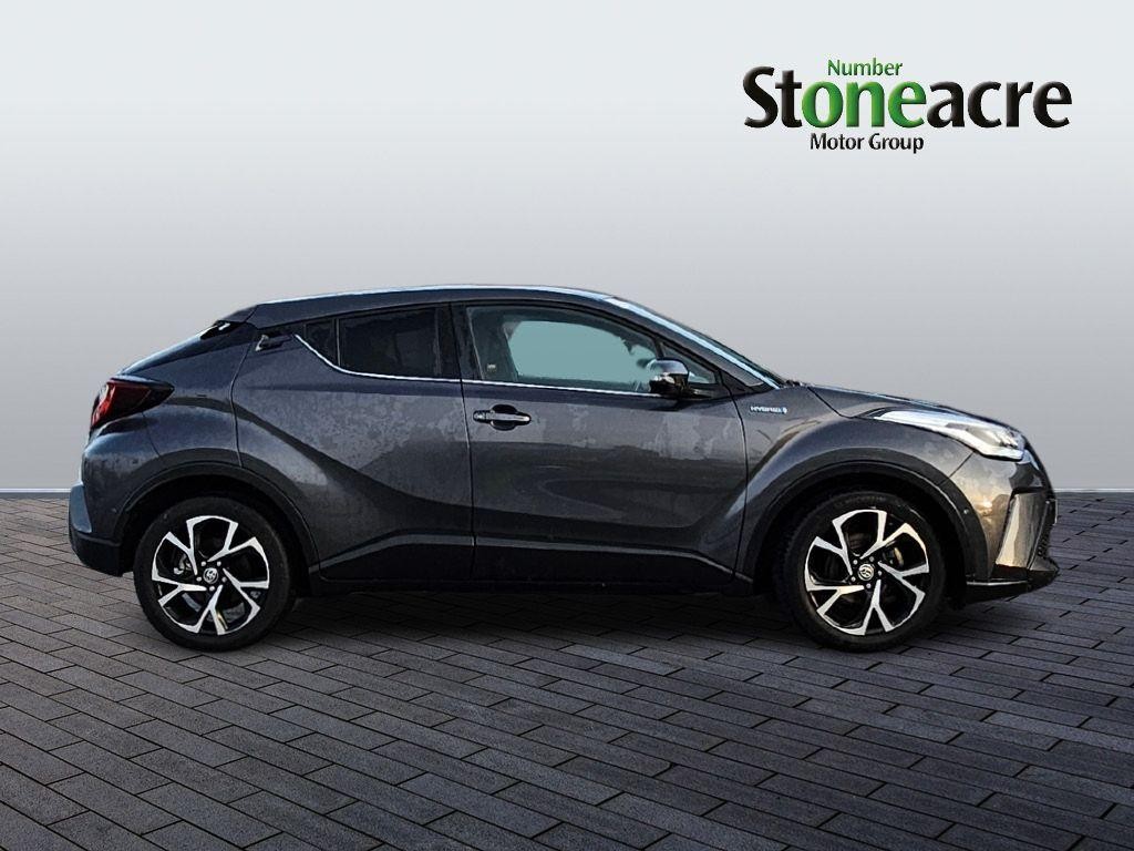 Toyota C-HR Image 2