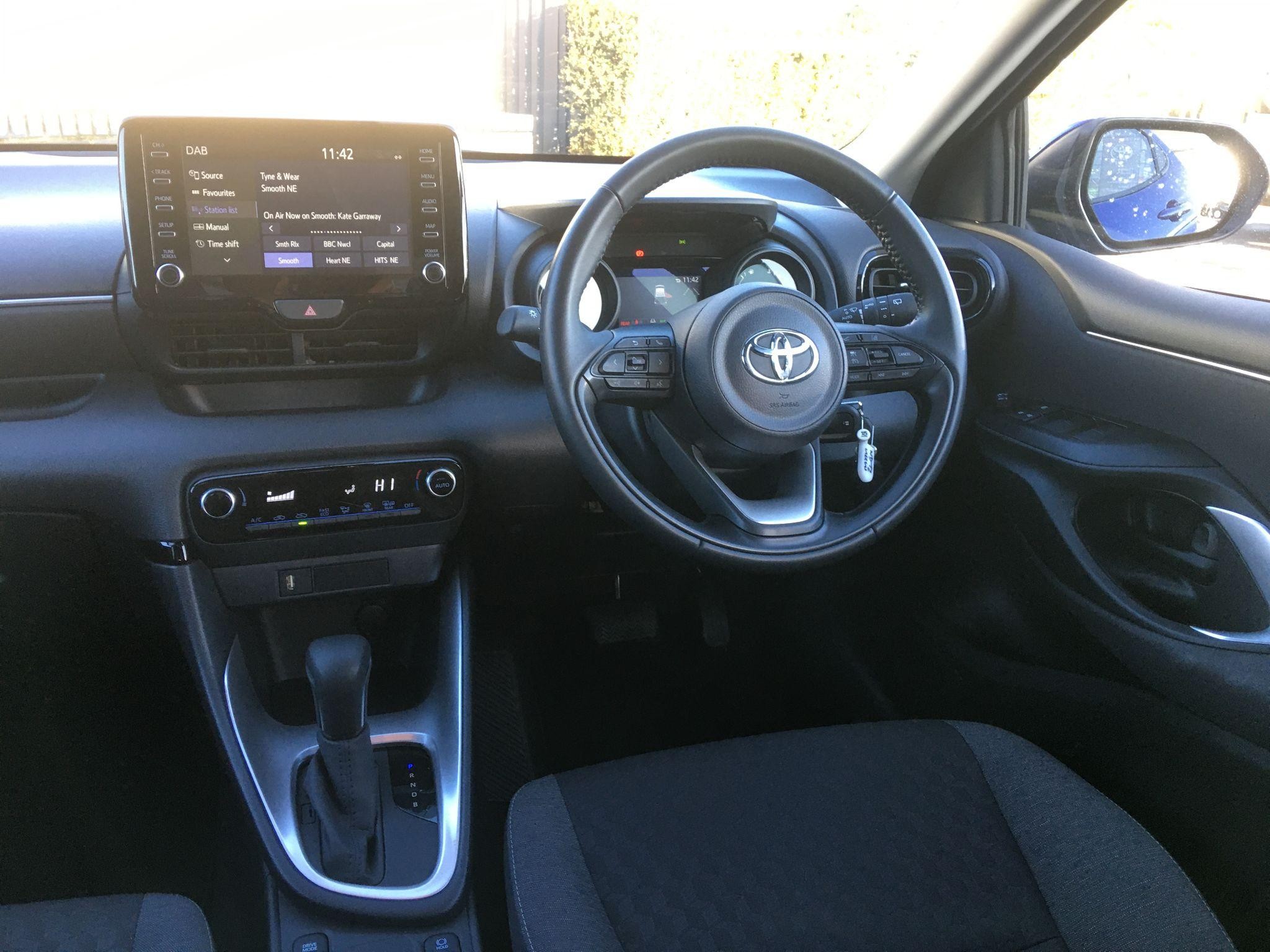 Toyota Yaris Image 14