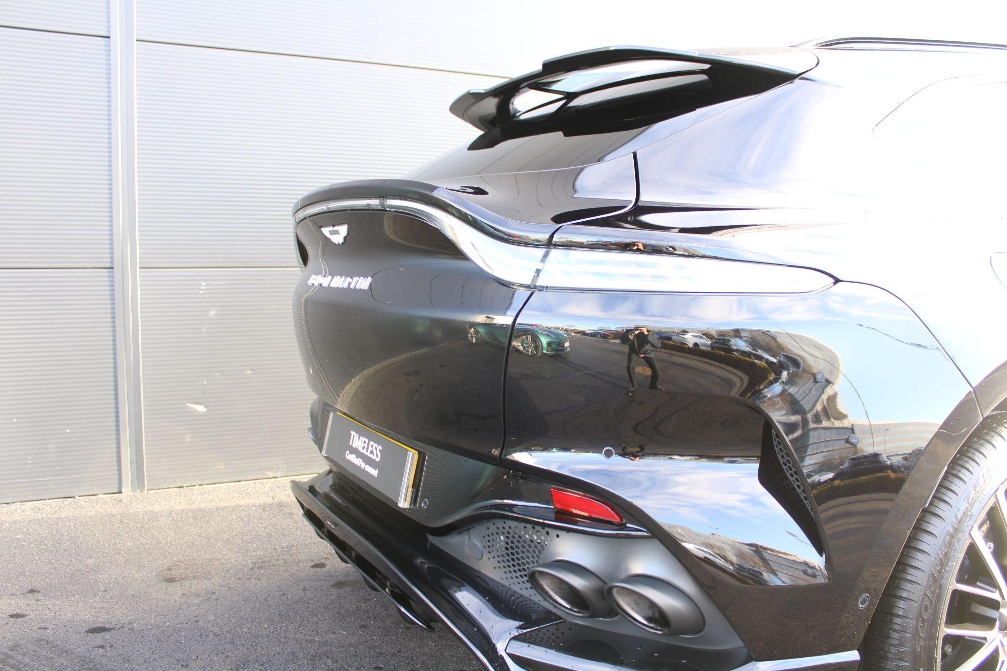 Aston Martin DBX Image 8