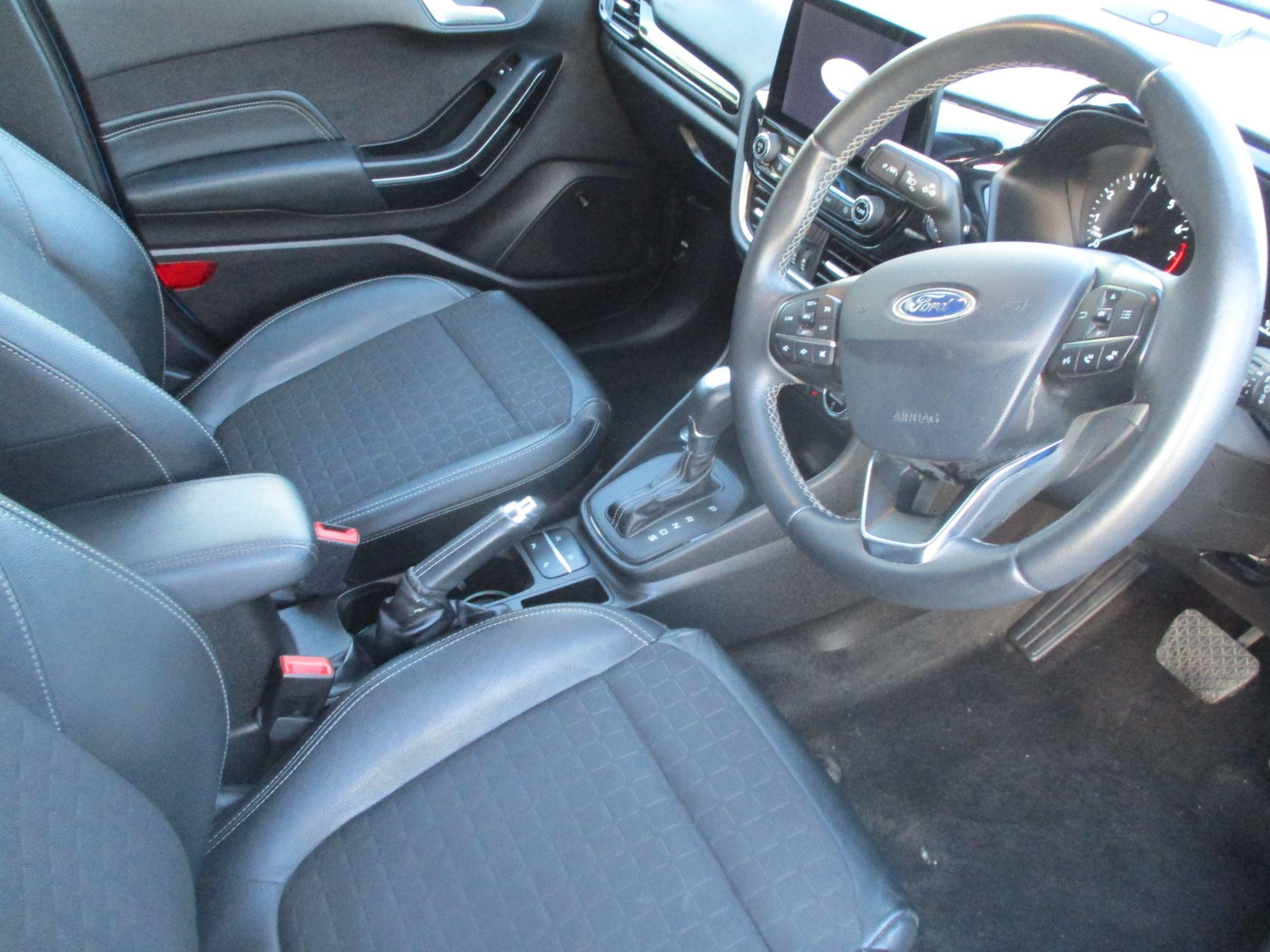 Ford Fiesta Image 10