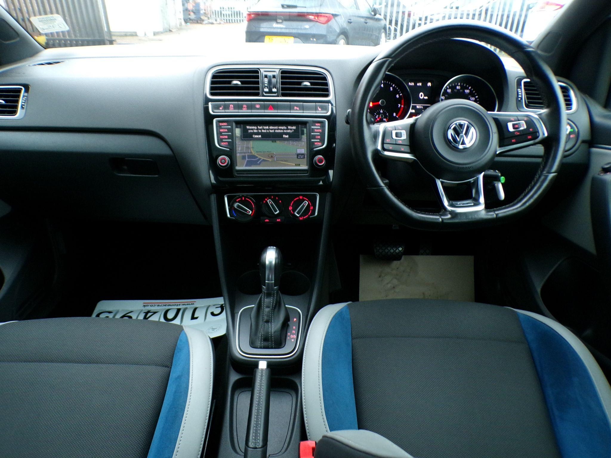 Volkswagen Polo Image 12