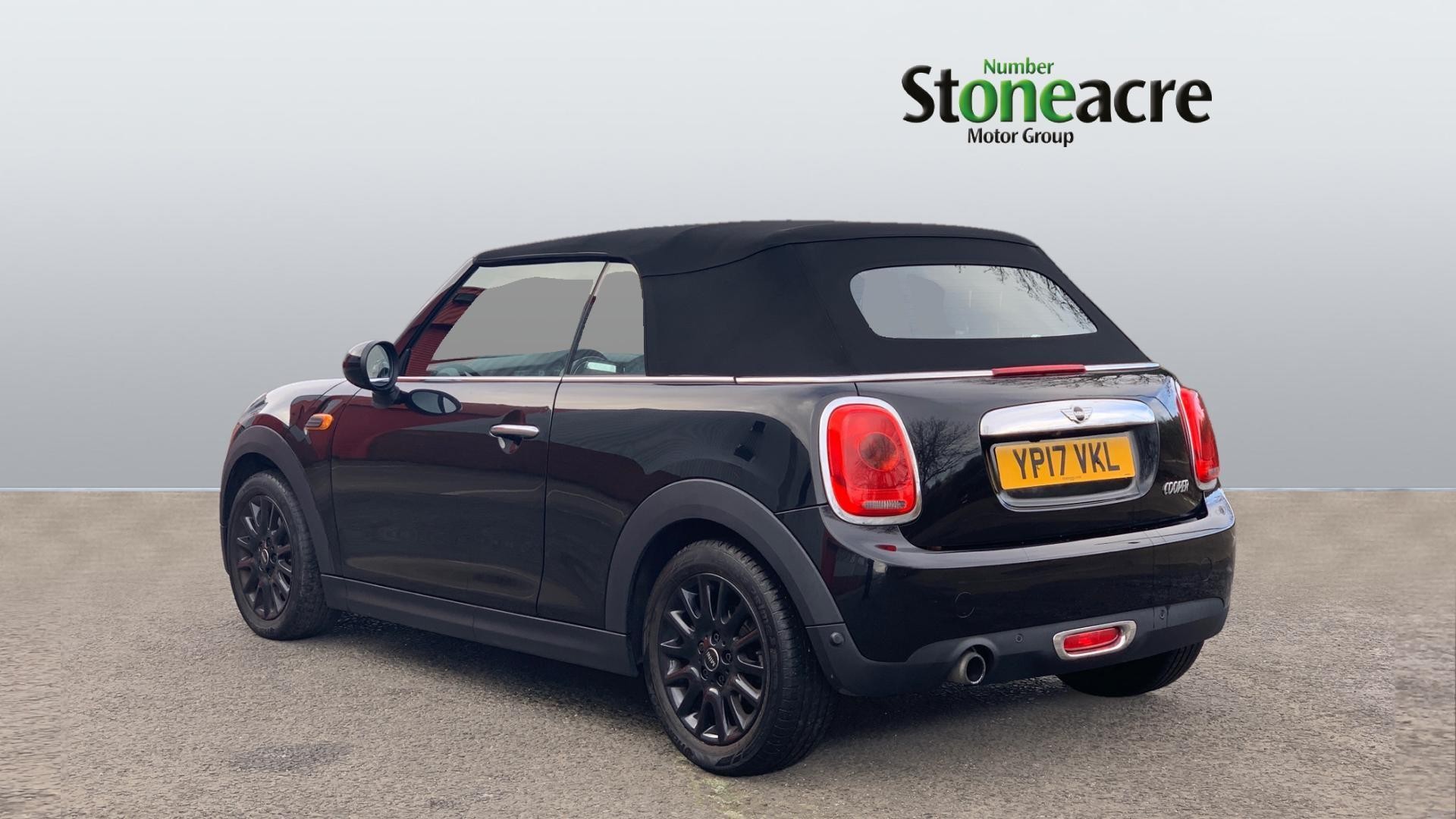 MINI Convertible Image 2