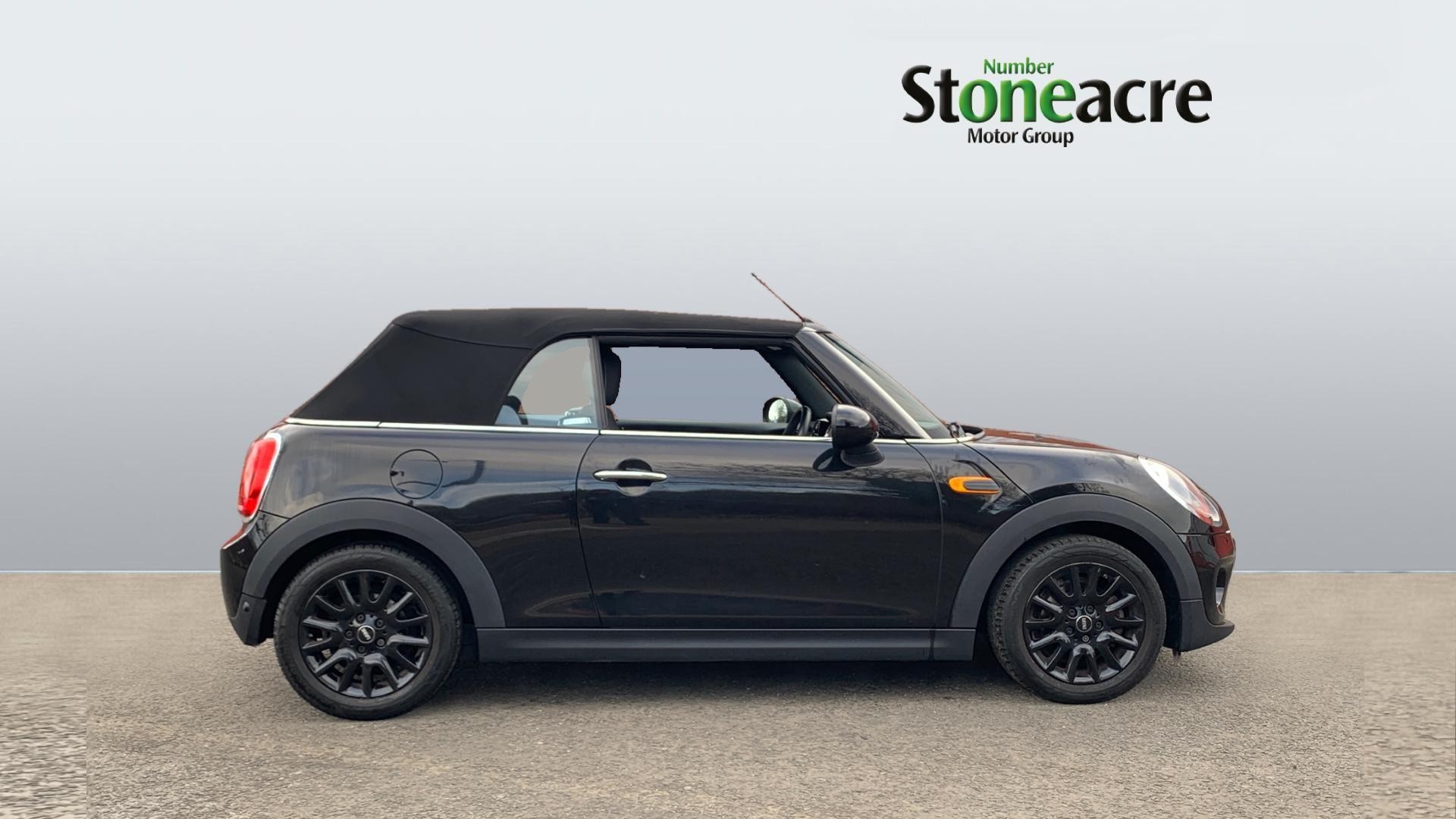 MINI Convertible Image 3