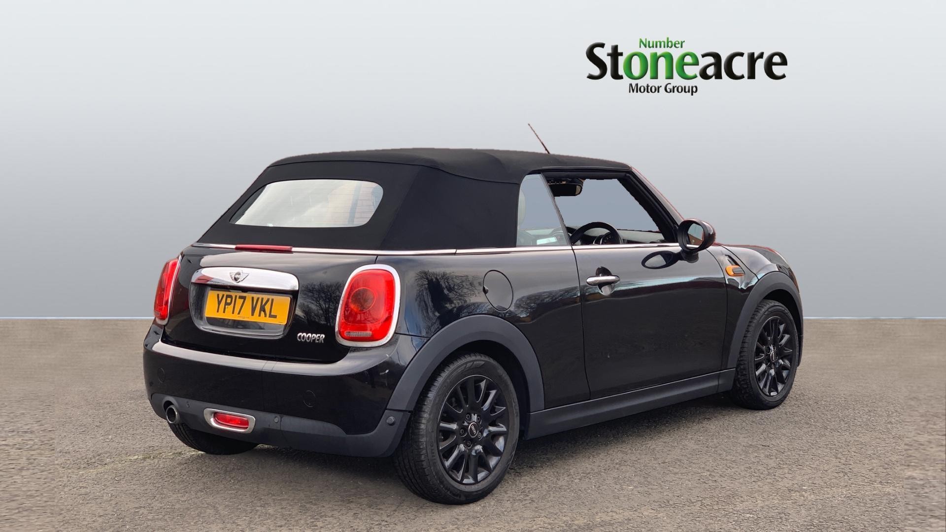 MINI Convertible Image 7