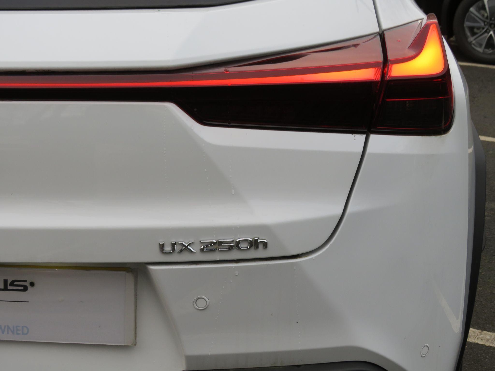 Lexus UX Image 31